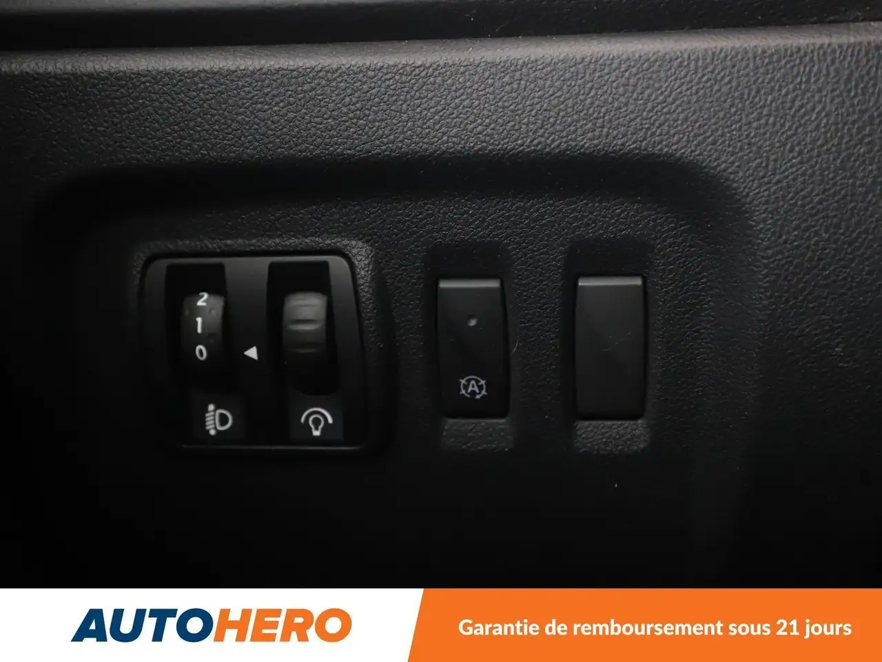 Renault Captur — photo 28