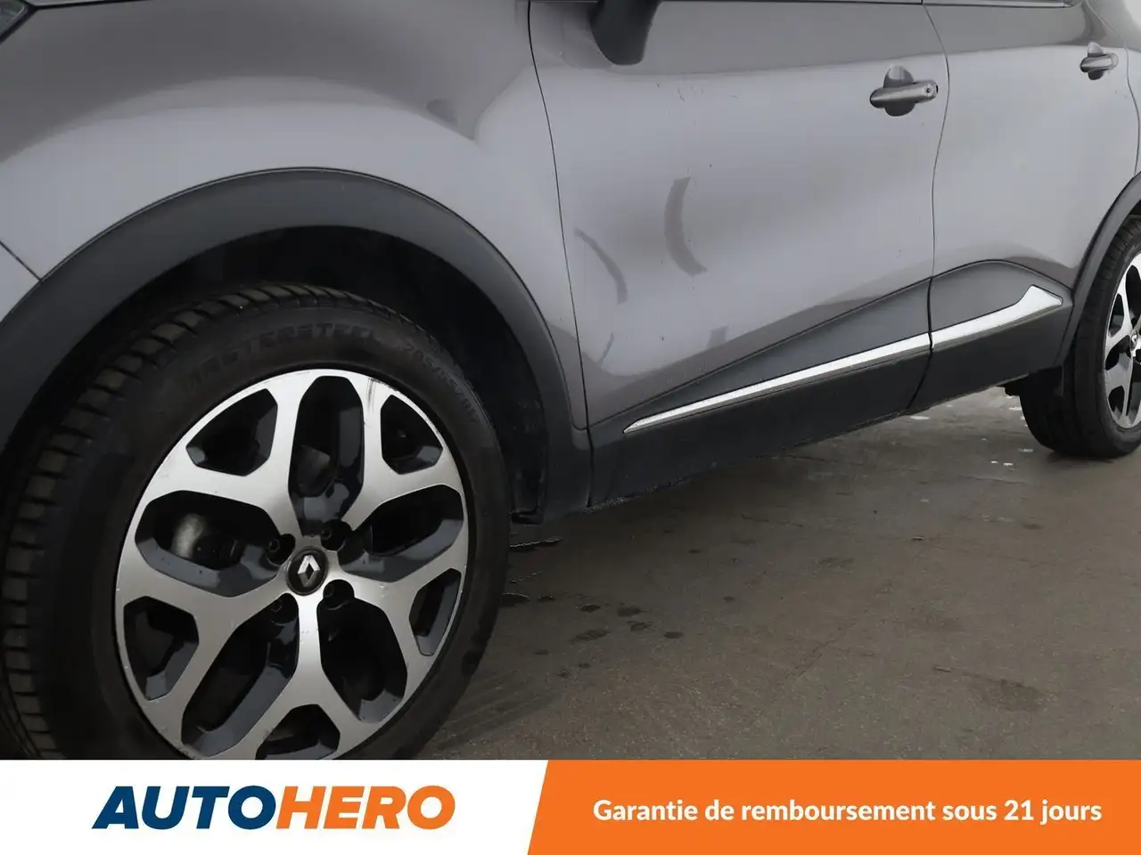 Renault Captur — photo 30