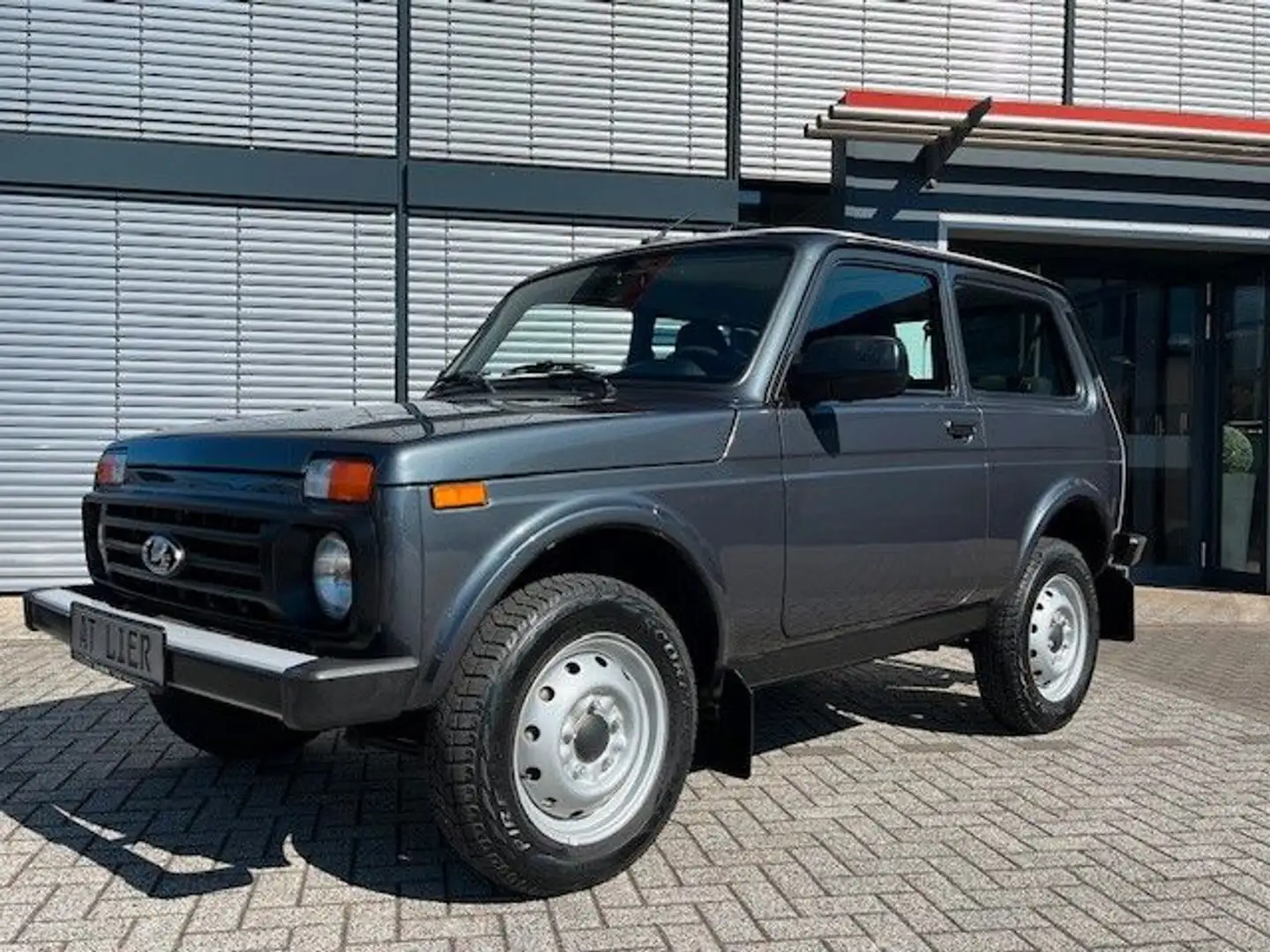 Lada Niva Legend 4x4 Legend Top Zustand! Gris - 1