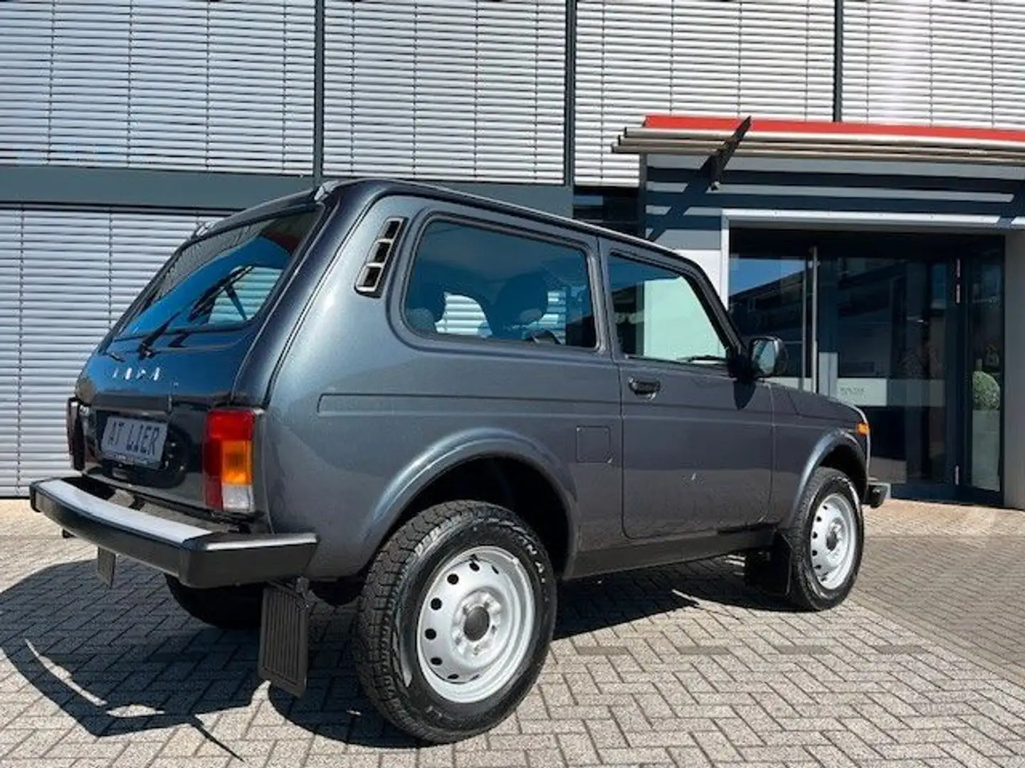 Lada Niva Legend 4x4 Legend Top Zustand! Gris - 2