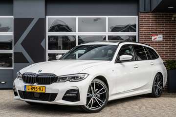 320d M Sport | Panorama | Trekhaak | ACC | Live Co
