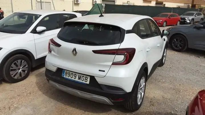 Renault Captur 2023, foto 3