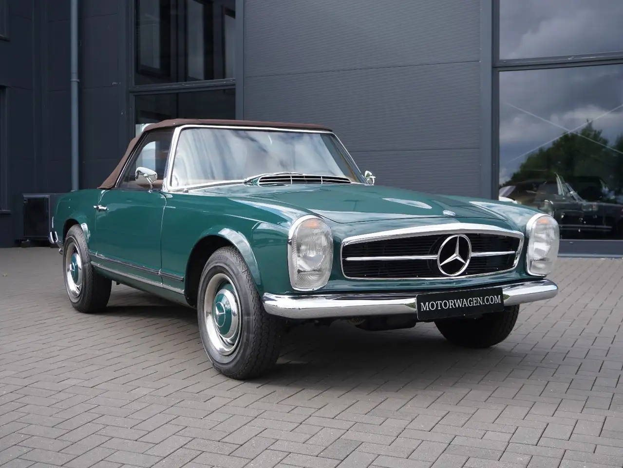 Mercedes-Benz 230 SL Pagode W 113, foto 1