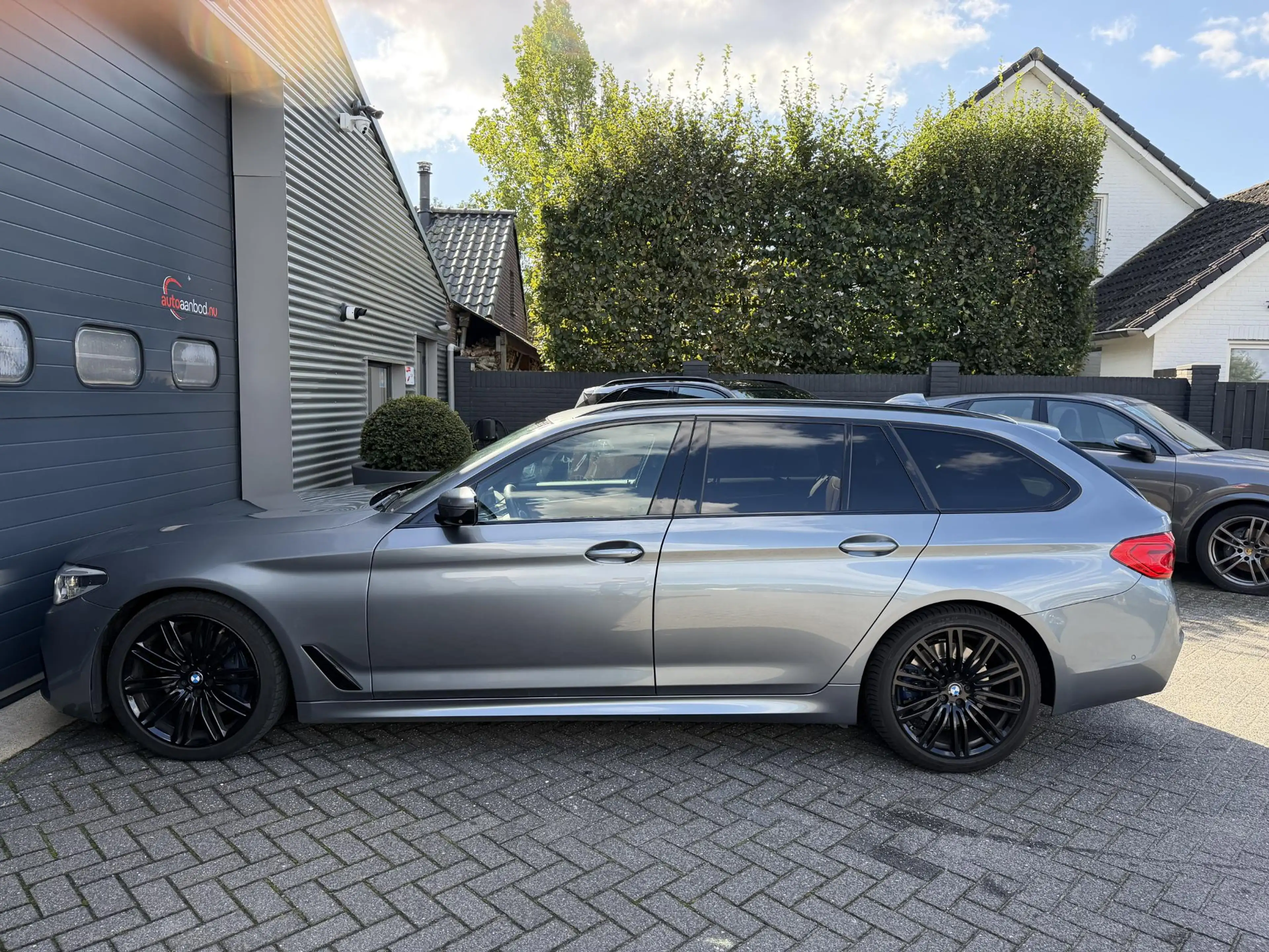 BMW 530 5-serie Touring 530d High Executive M-Sport | 360* — photo 7