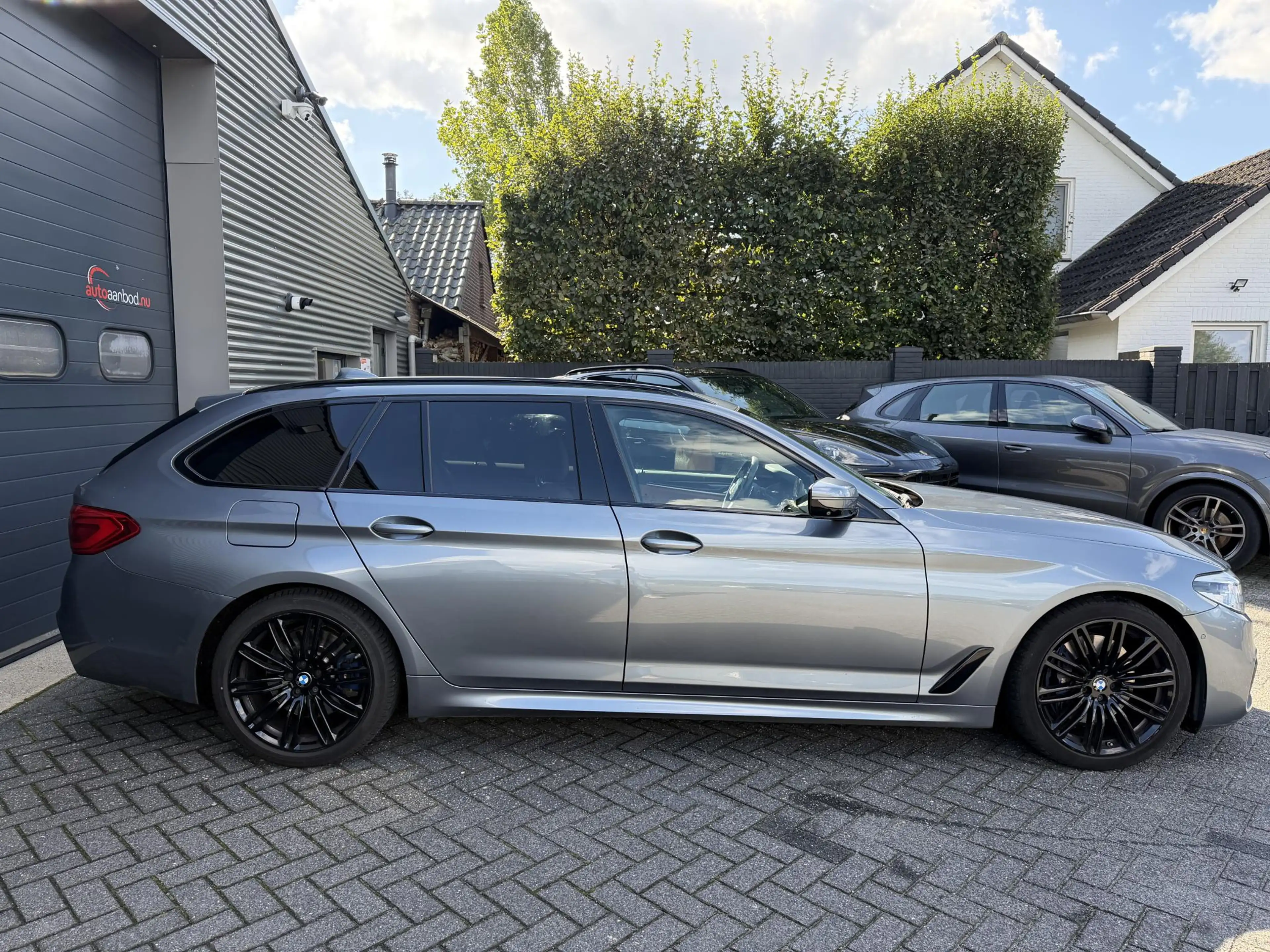 BMW 530 5-serie Touring 530d High Executive M-Sport | 360* — photo 4