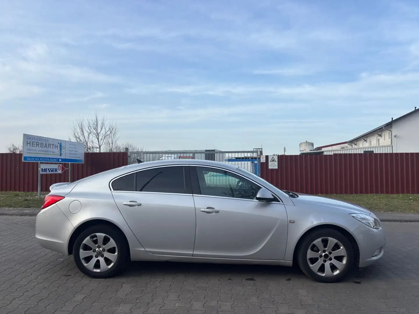 Opel Insignia A Lim. Edition Navi*SHZ*Klima*TEMPO*PDC Silber - 1