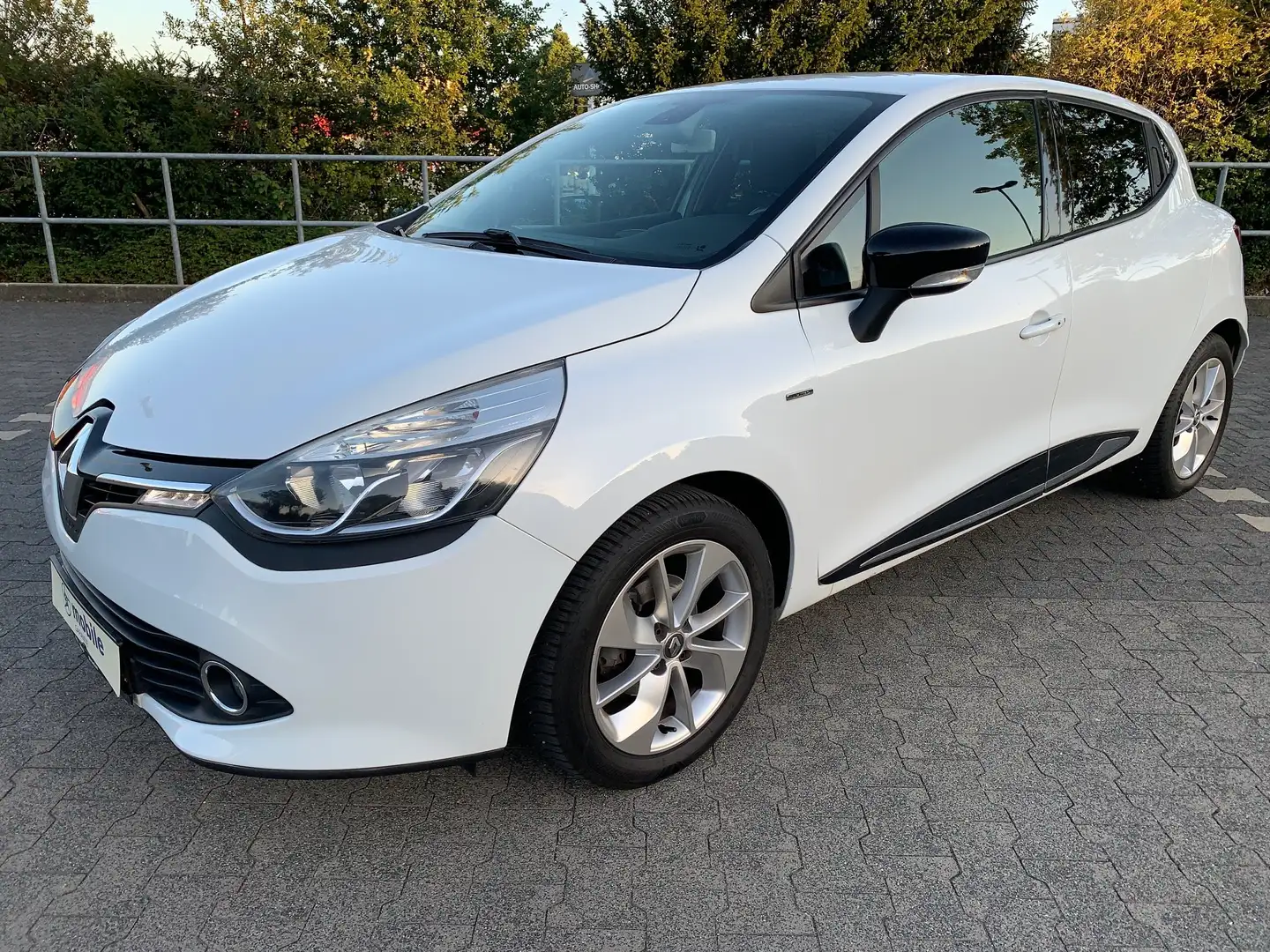 Renault Clio 1.2 16V 75 LIMITED*KLIMA*PDC*DAB*ALU*TEMPOM*SCHECK Weiß - 1