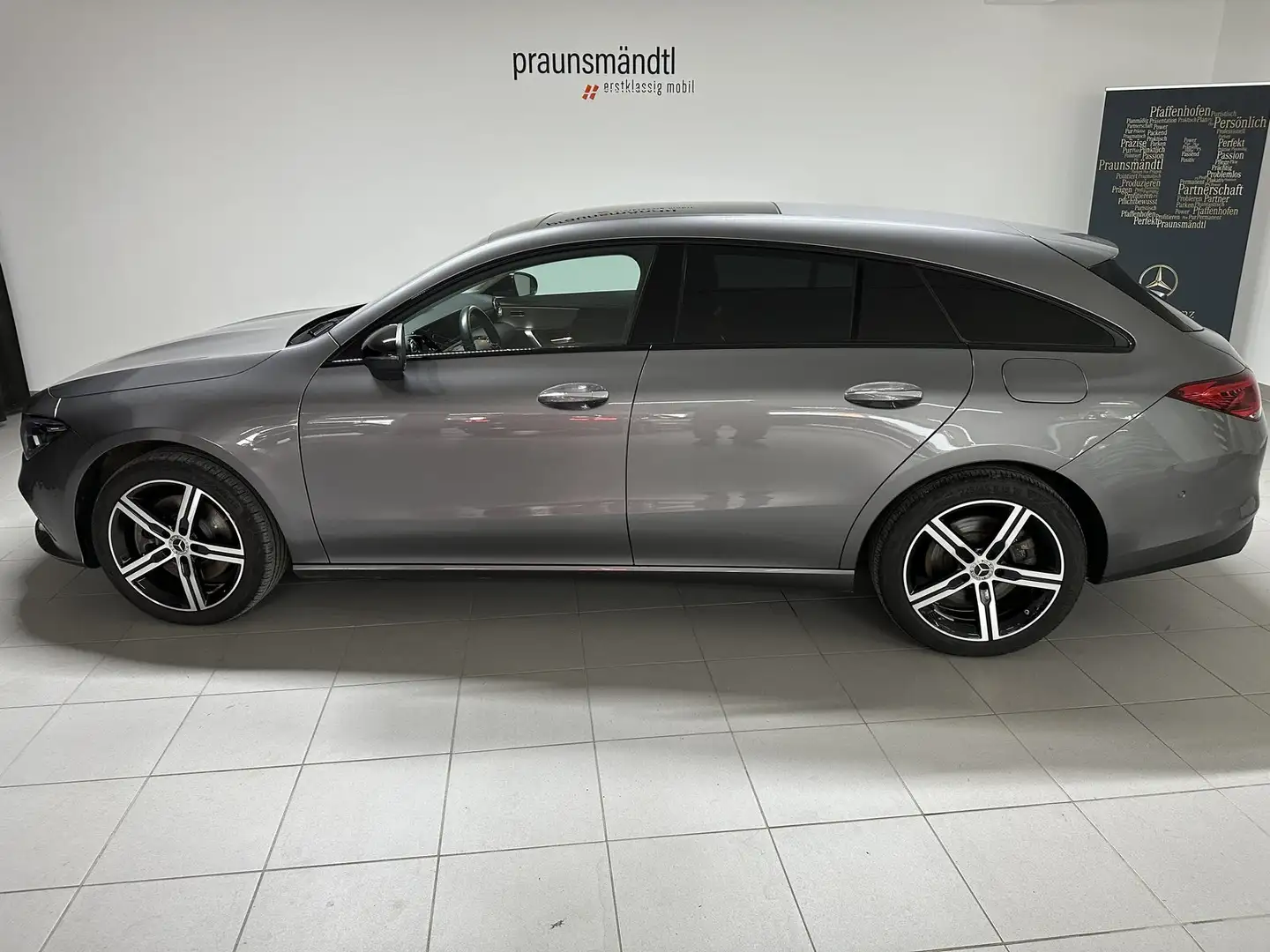 Mercedes-Benz CLA 250 e SB Night MuBea/AHK/Pano/MBUX/Sound/360 Gris - 2