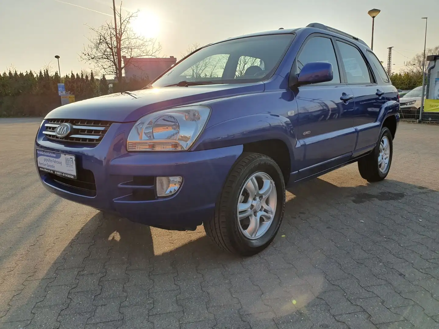 Kia Sportage 4x4 GARANTIE KLIMAAUTOMATIK ALU AHK Blauw - 1