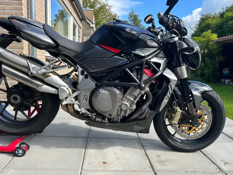 MV Agusta Brutale 910 - foto 2