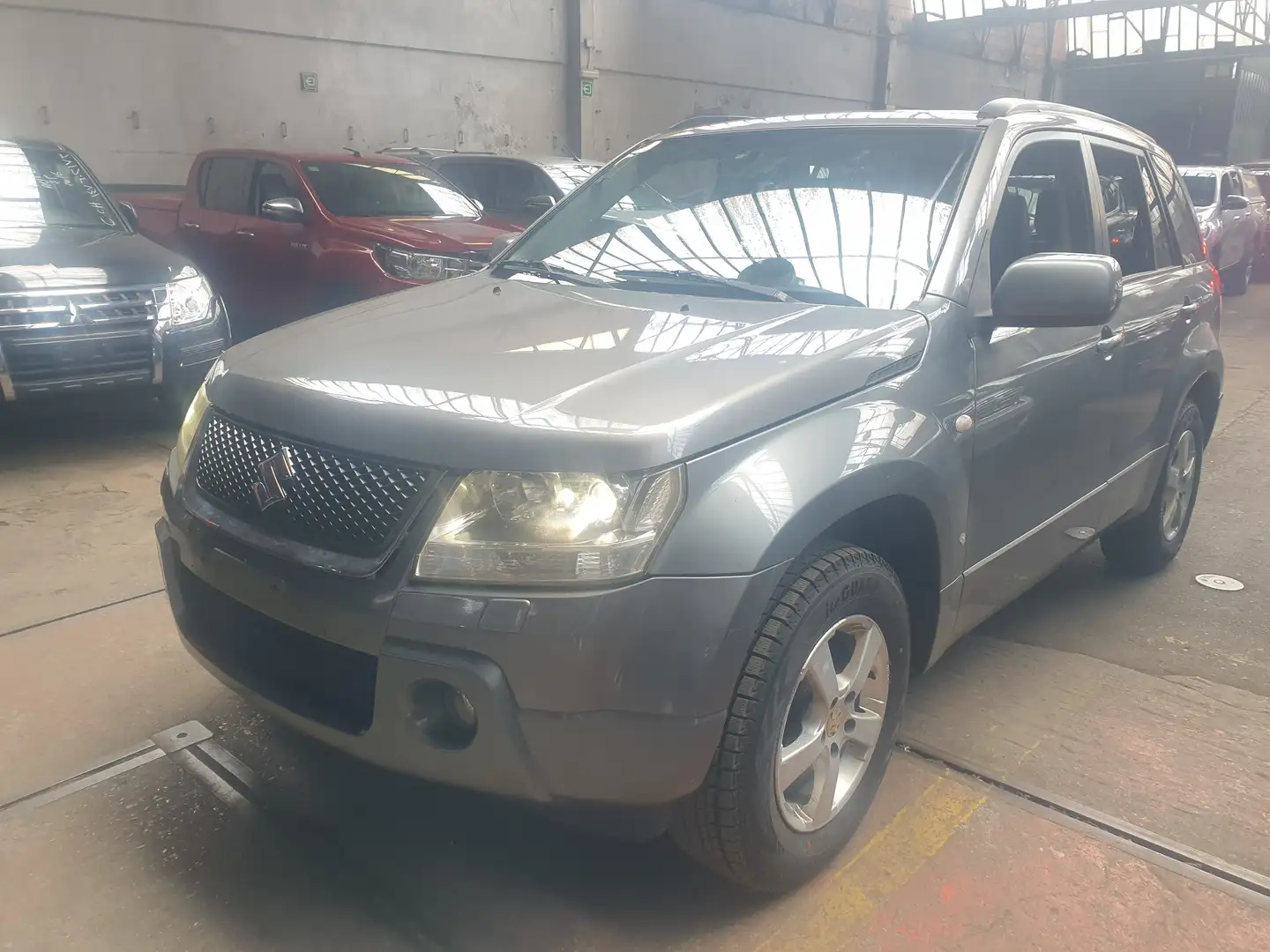 Suzuki Vitara 2.0i Argent - 1