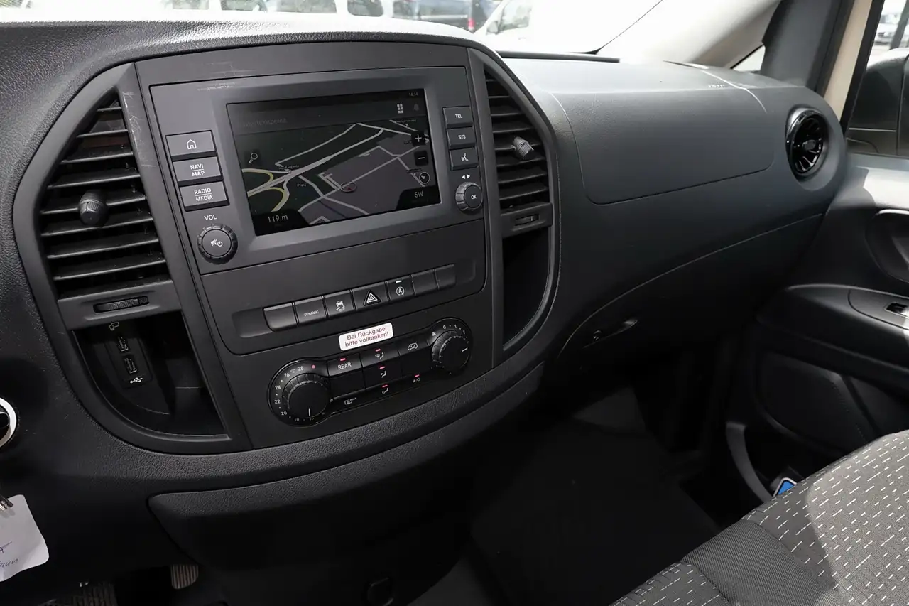 Mercedes-Benz Vito 114 Tourer TAXI RüKam+AHK+Schiebet.li+Aud40 11