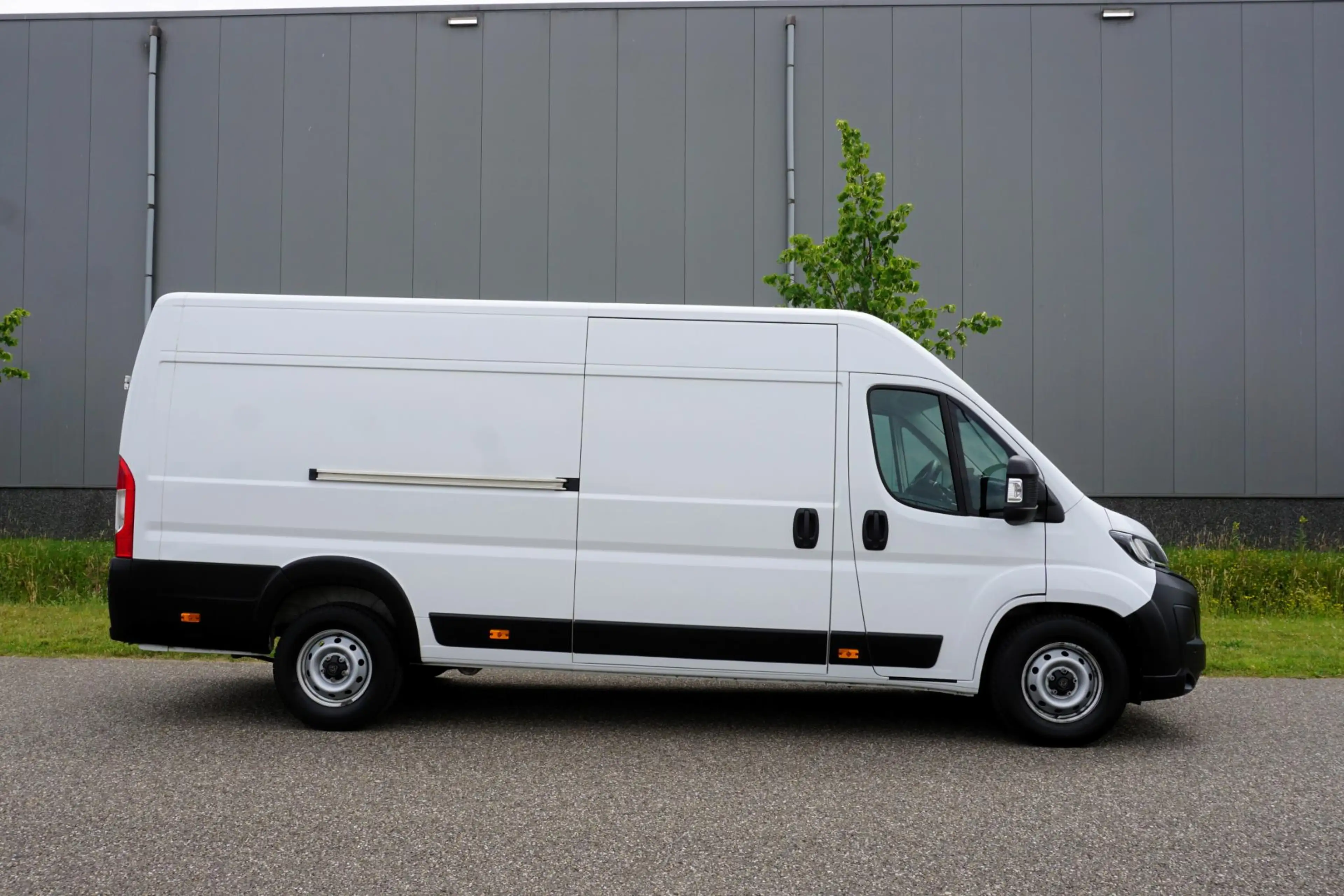 Peugeot Boxer 2.2 BlueHDi 180 L4H2 3.5t 180 pk |Automaat |Adapti — photo 2