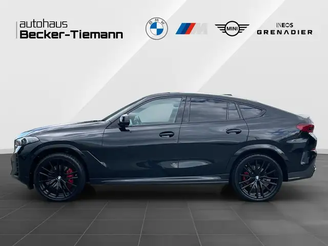 BMW X6 view 3