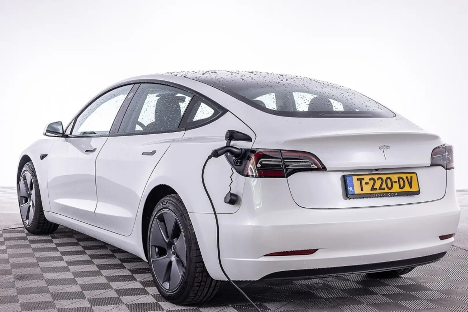 Tesla Model 3 Standard RWD Plus 60 kWh | PANORAMADAK | LEDER ✅ 1 Wit - 2