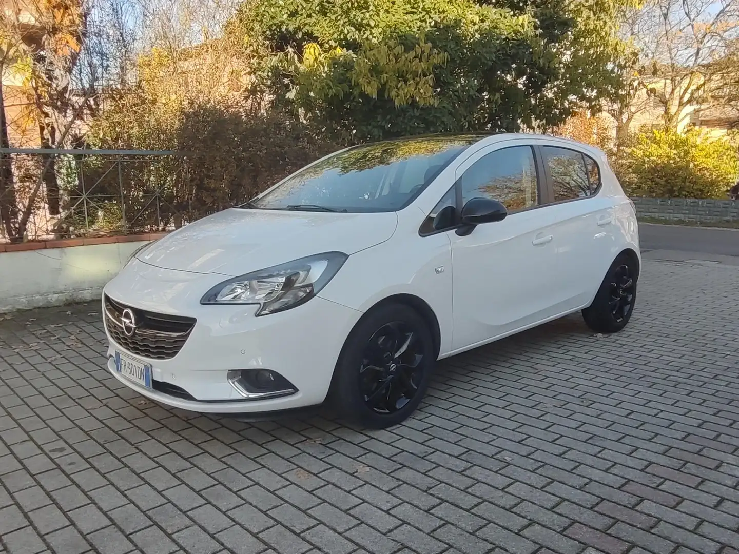 Opel Corsa Corsa V 2015 3p 1.3 cdti Black edition 75cv Weiß - 1