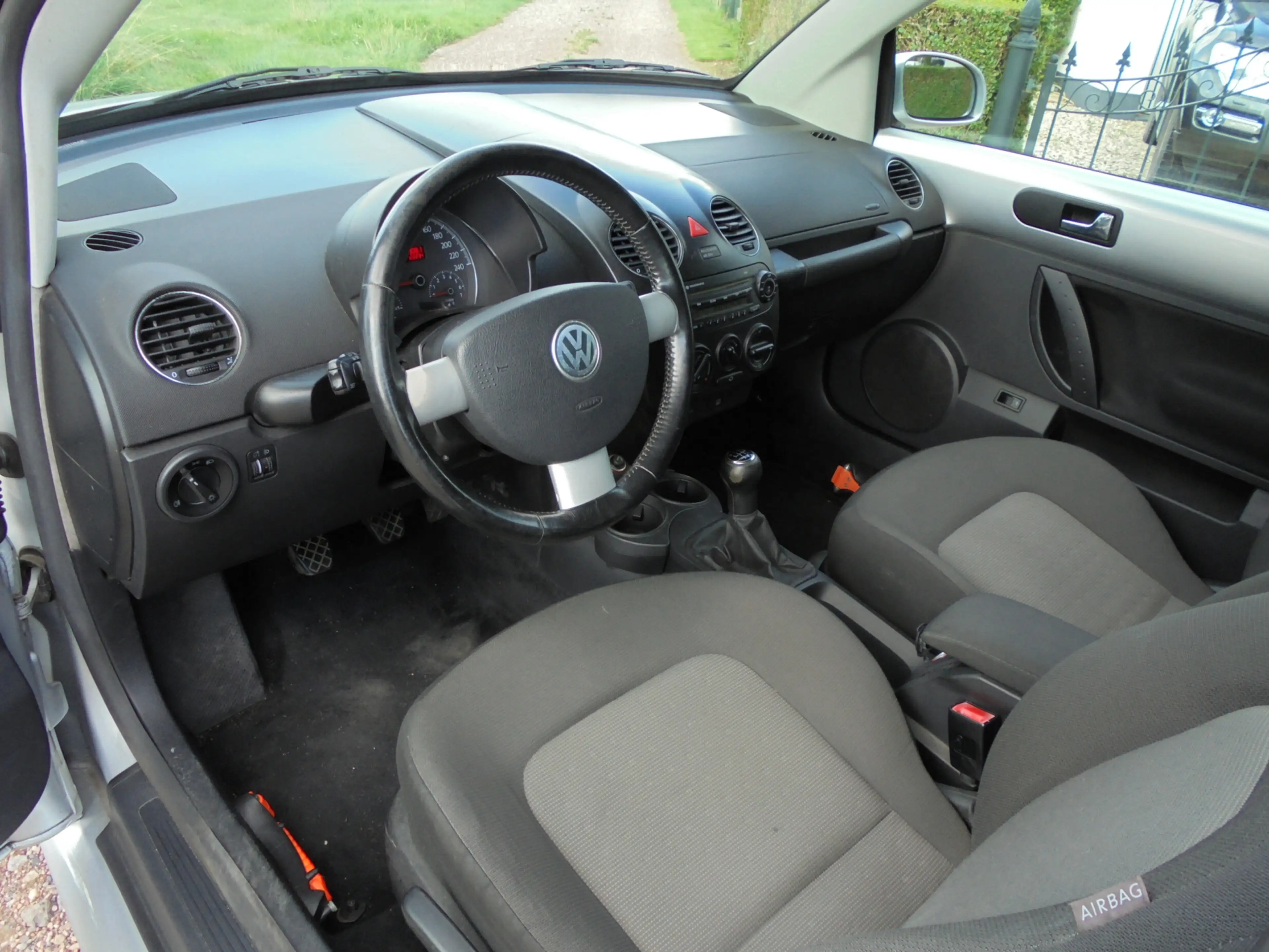Volkswagen New Beetle Cabriolet 1.6 Highline **NL-AUTO**122.000 org.km.N — photo 17