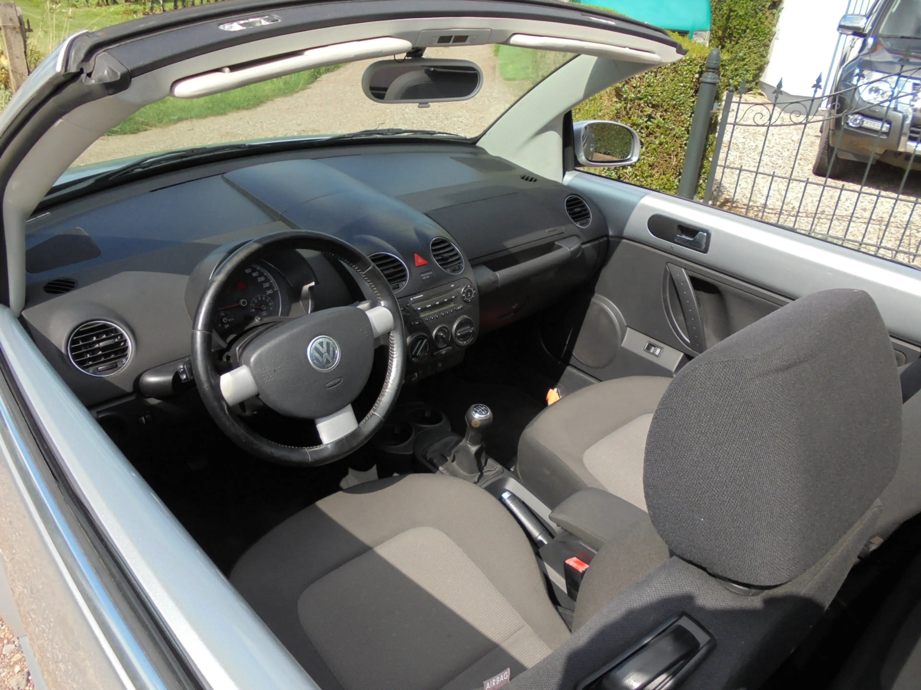 Volkswagen New Beetle Cabriolet 1.6 Highline **NL-AUTO**122.000 org.km.N — photo 25