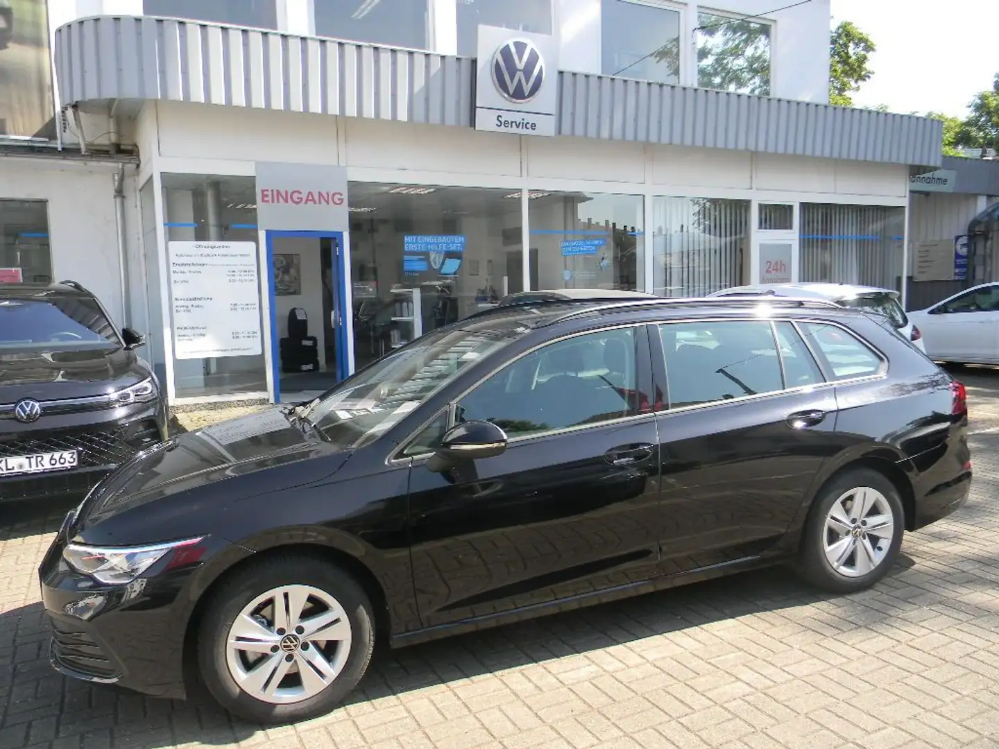 Volkswagen Golf VIII Variant Life eTSI 110 KW 7 GANG DSG AH Noir - 1