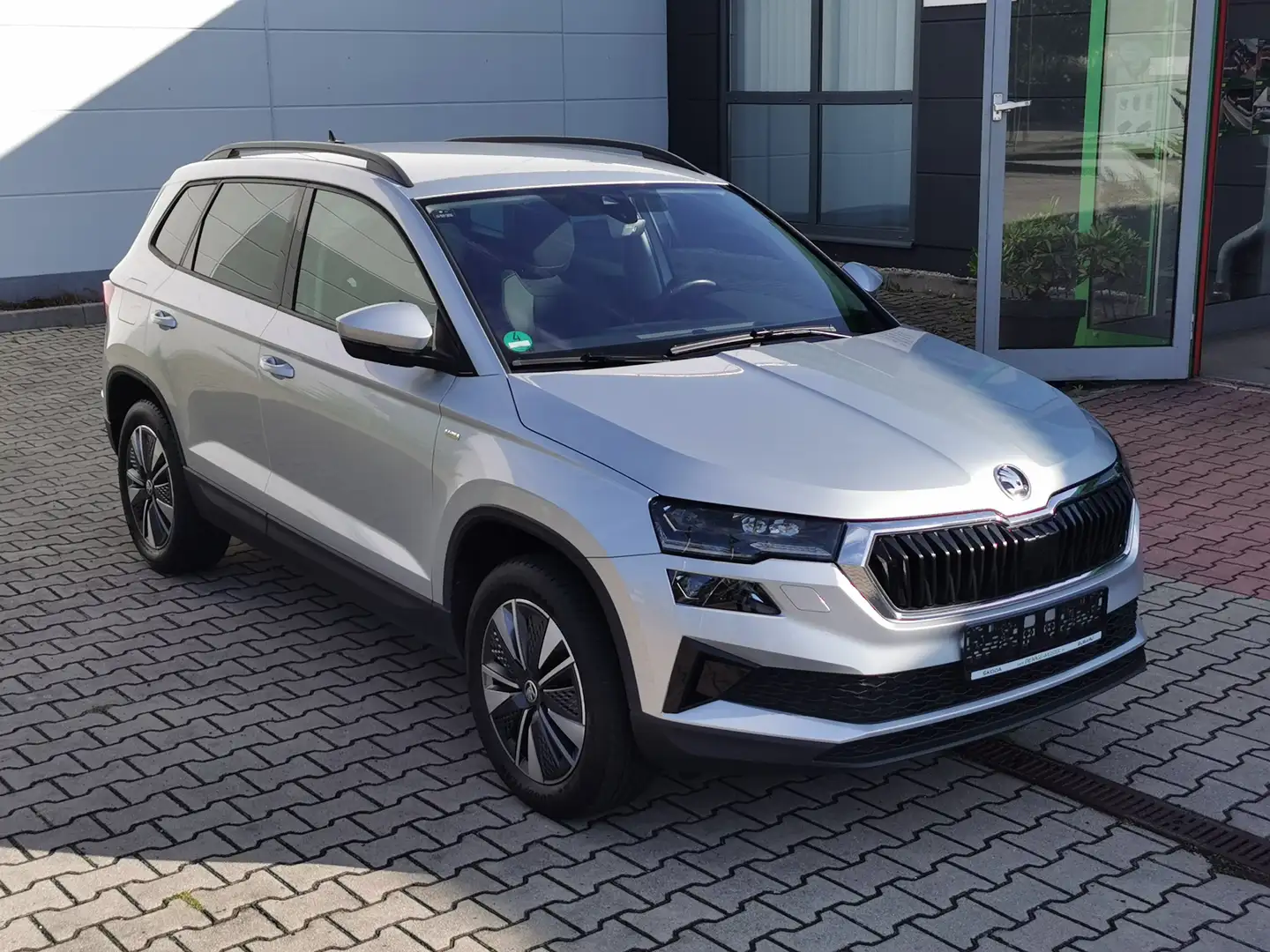 Skoda Karoq Tour 4x4 Silber - 2