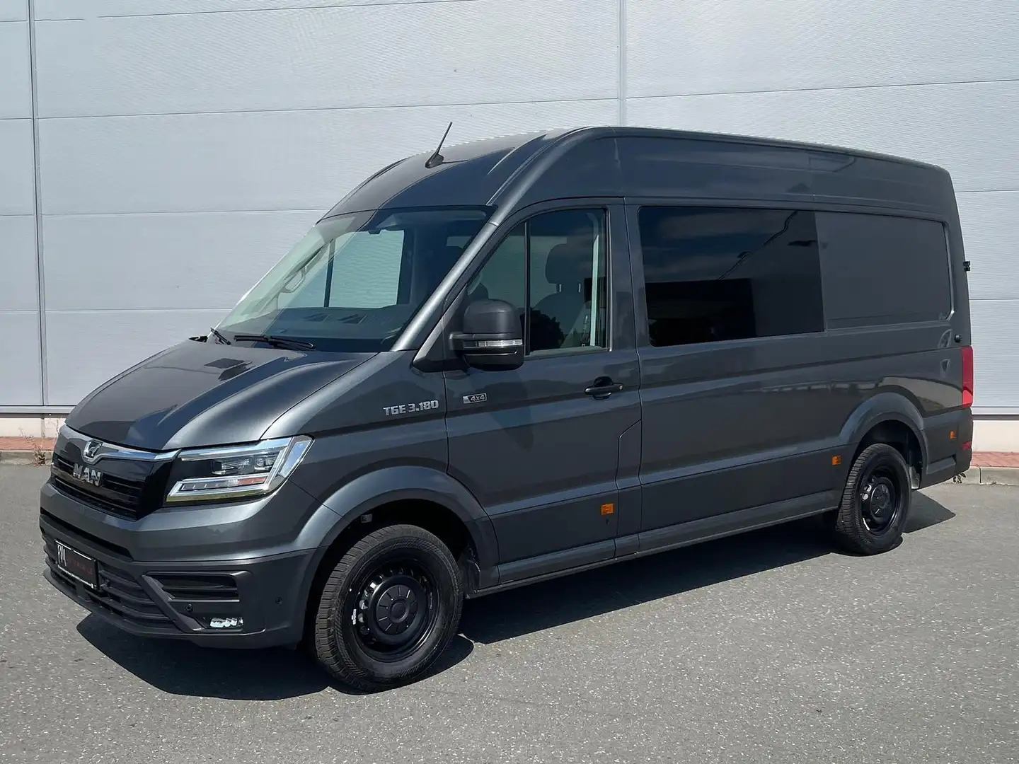 MAN TGE 3.180 L3H3 MIXTO 4x4 AUTOM DIFF AHK TEMP Gris - 1