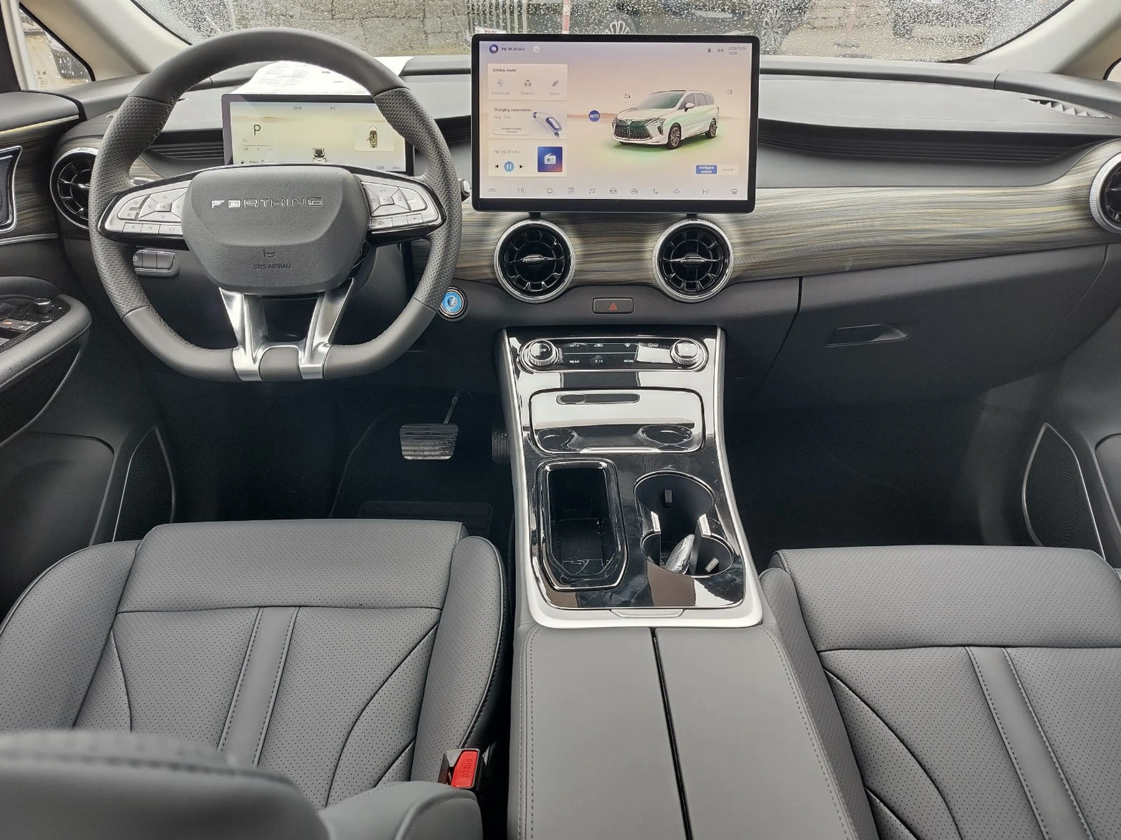 DFM Forthing 4 PHEV Apple/Android 360°Kam u.v.m. — photo 15