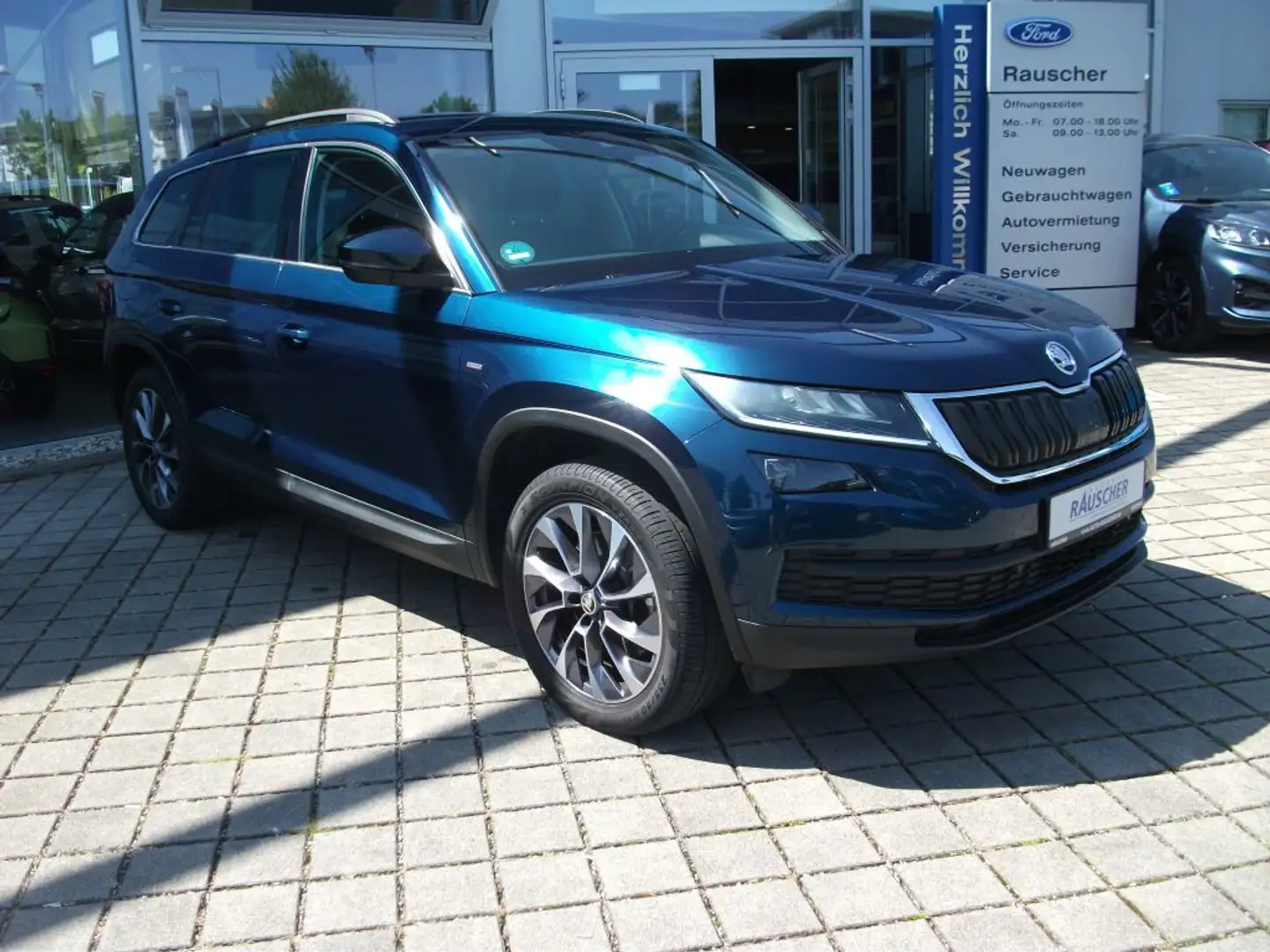 Skoda Kodiaq 2.0 TSI 4x4 DSG Drive 125 Blau - 2