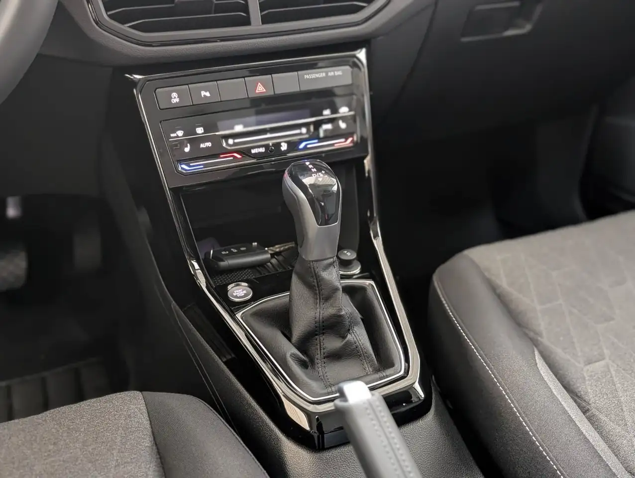 Volkswagen T-Cross 1.0 TSI DSG"Life"AHK App LaneASS 14
