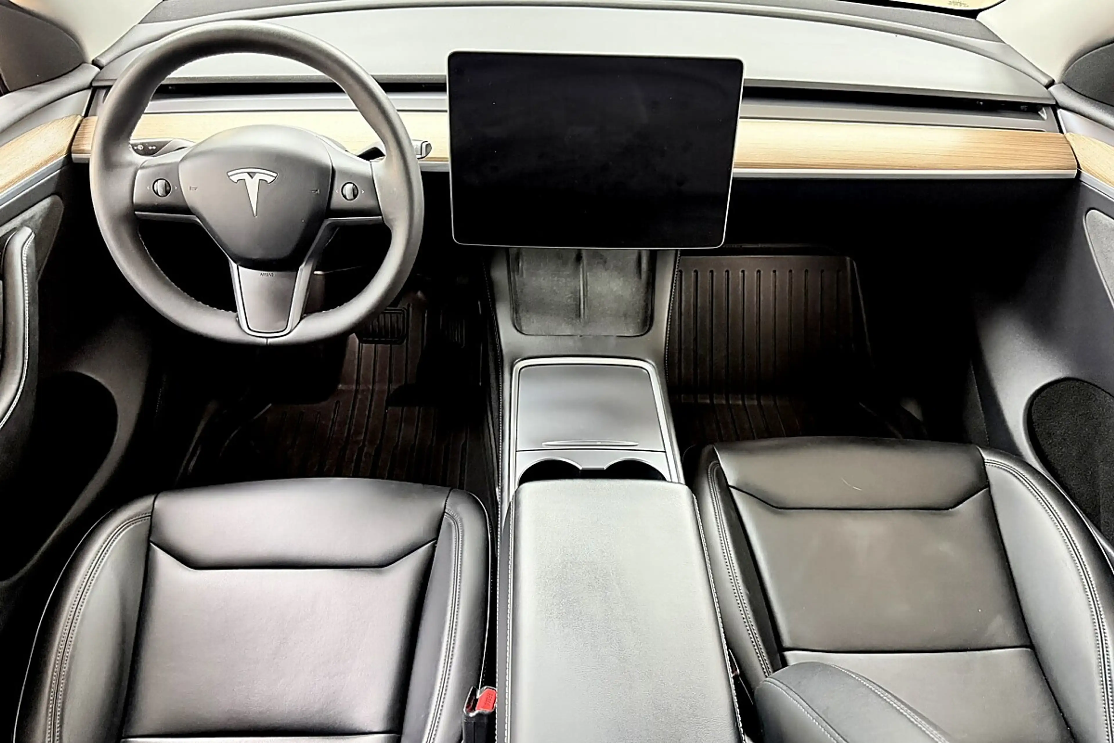 Tesla Model Y Long Range AWD 79kWh — photo 6