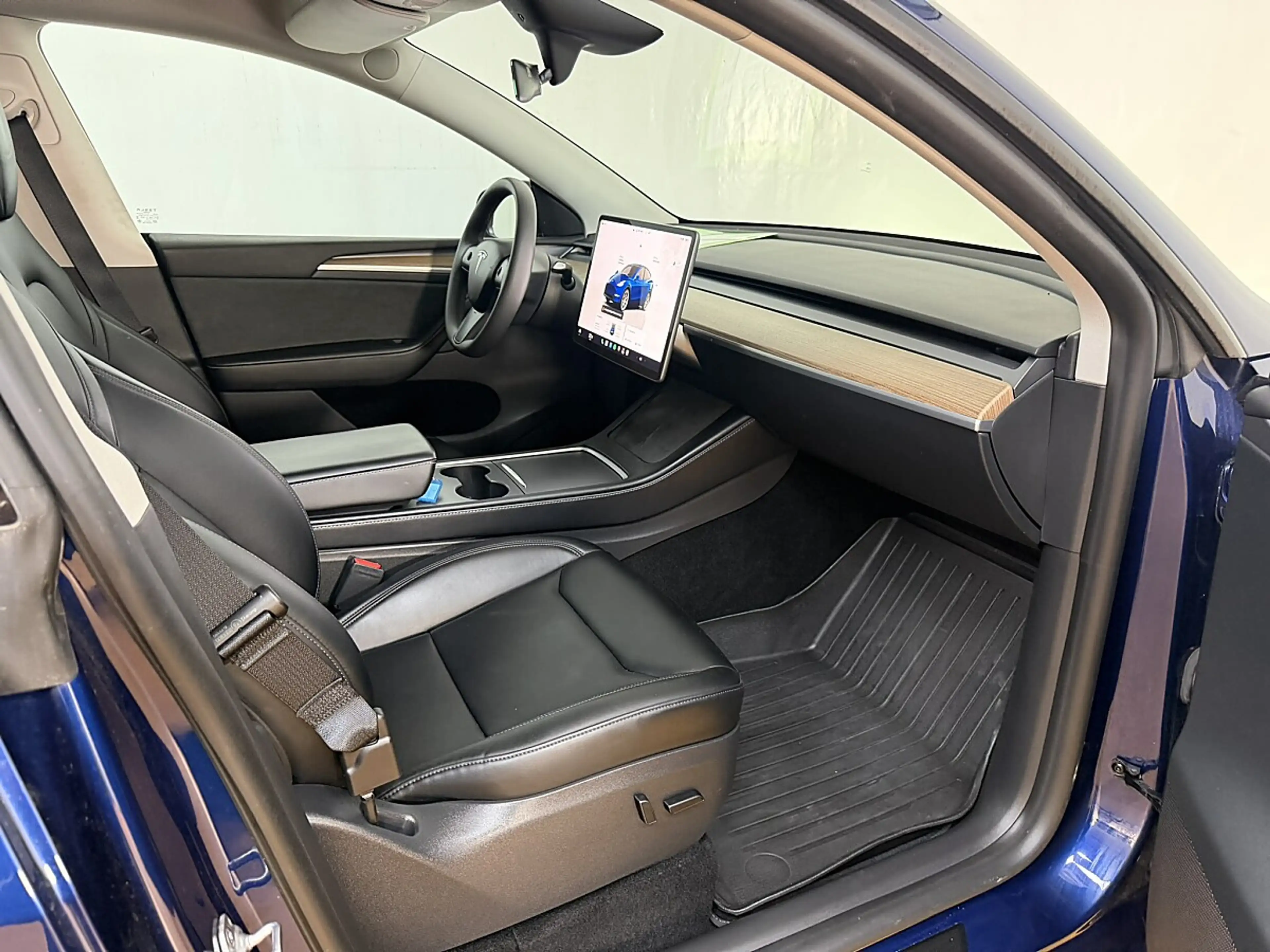 Tesla Model Y Long Range AWD 79kWh — photo 11