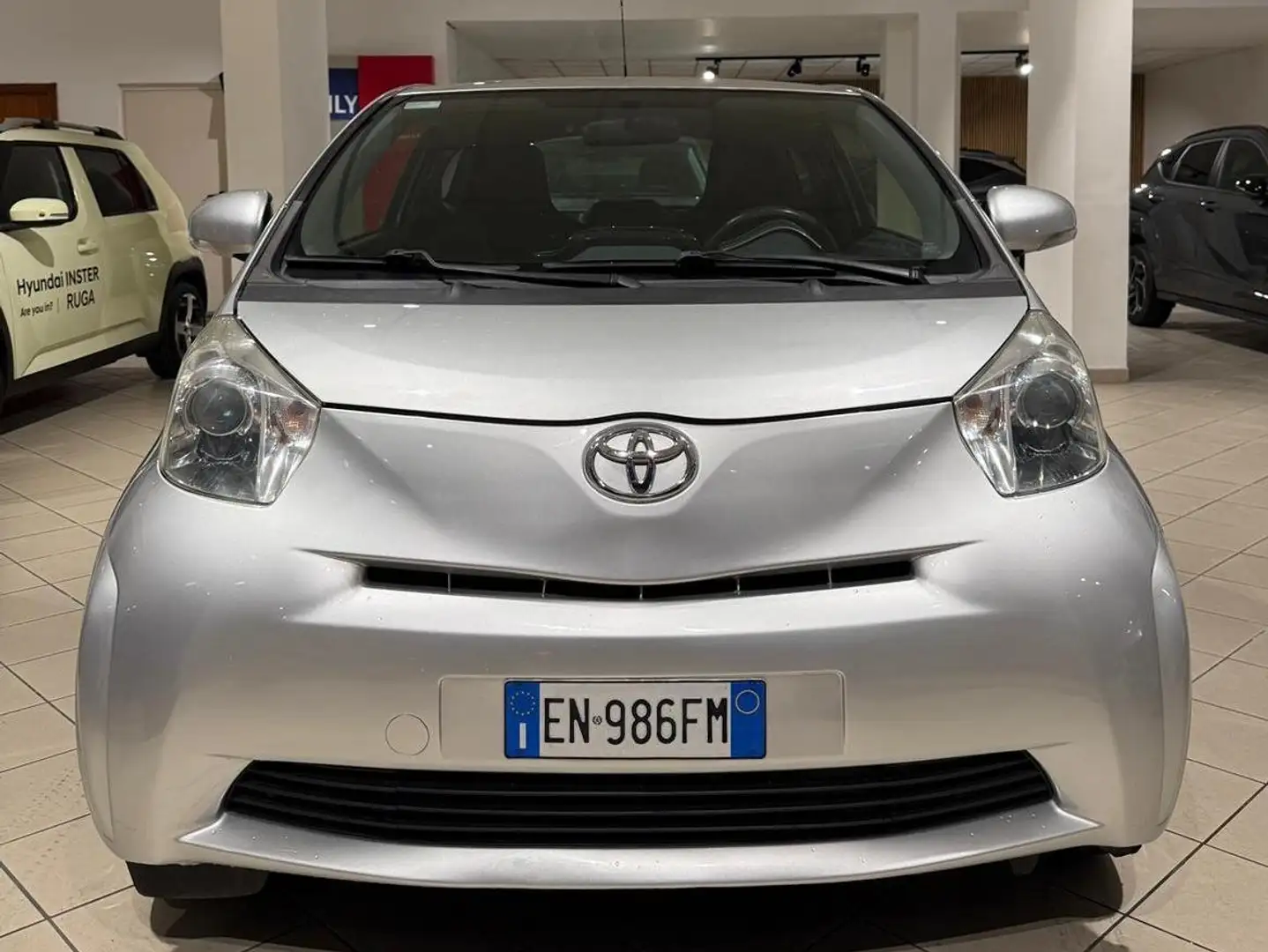 Toyota iQ 1.0 Active (sol) Grau - 1