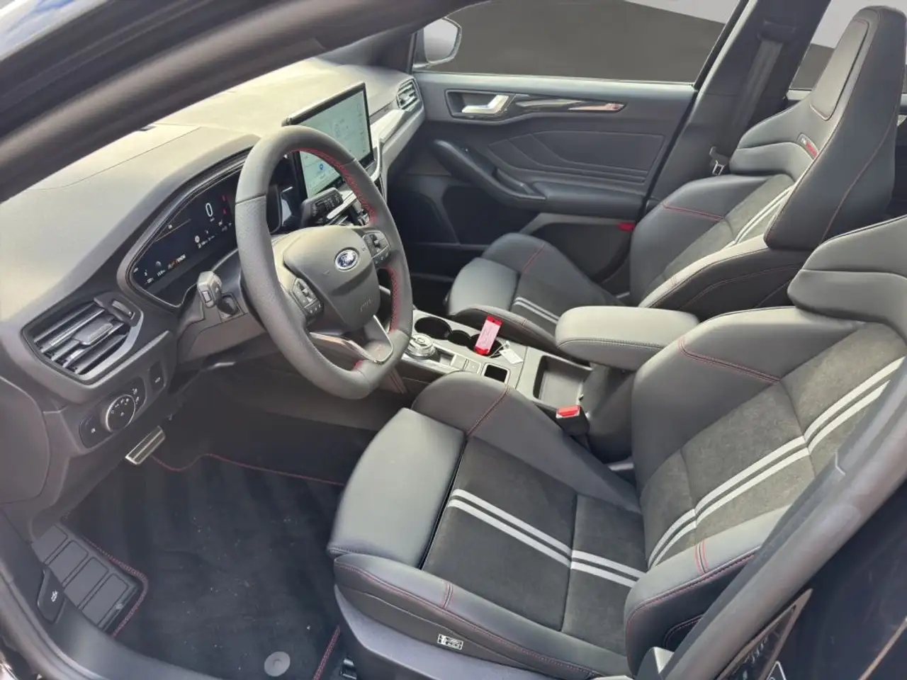 Ford Focus Turnier ST X *PANO*ELEK.-HECK*B&O*AUTOMATIK* 8