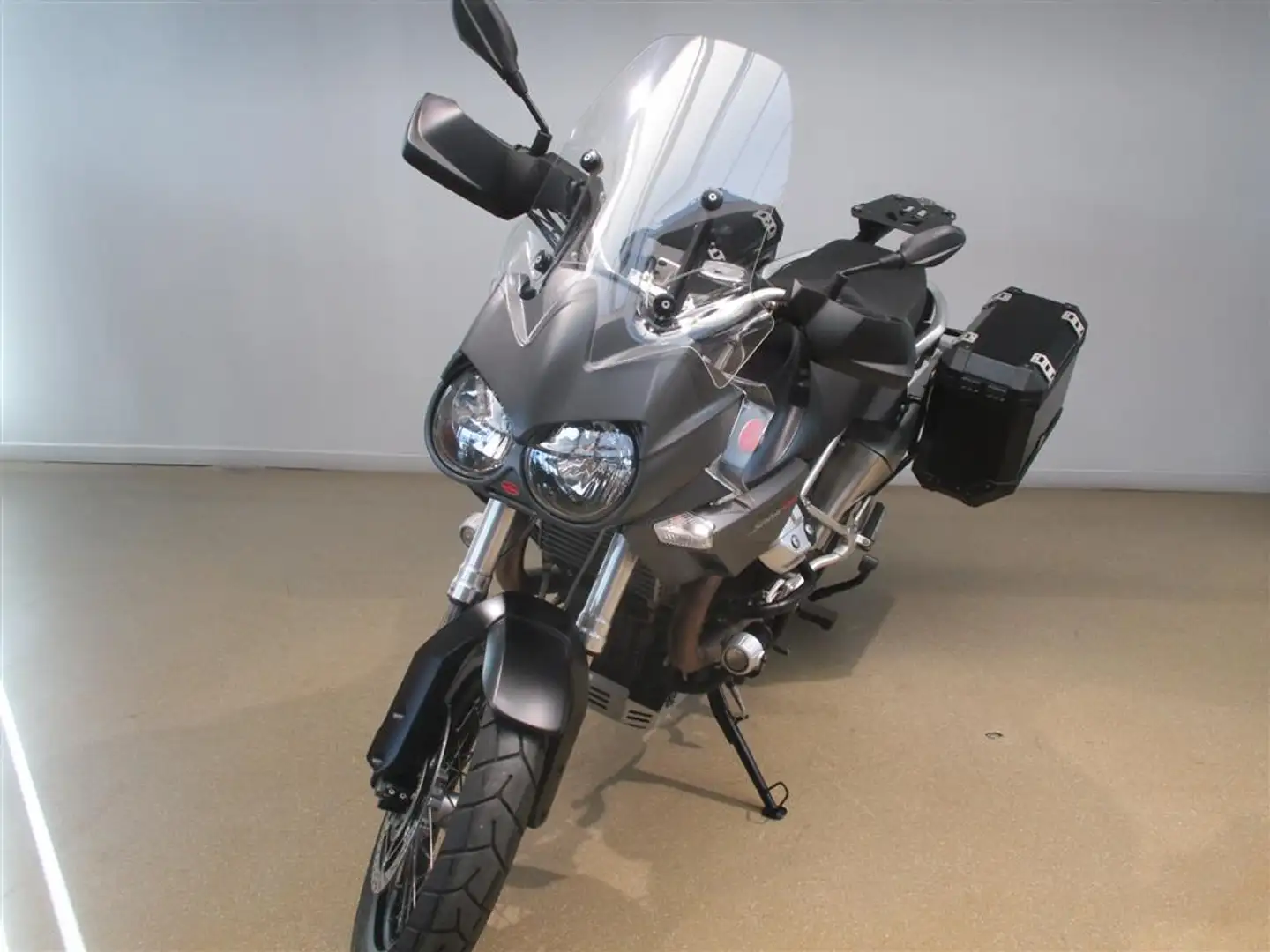 Moto Guzzi Stelvio 500€ goedkoper ! Zwart - 1