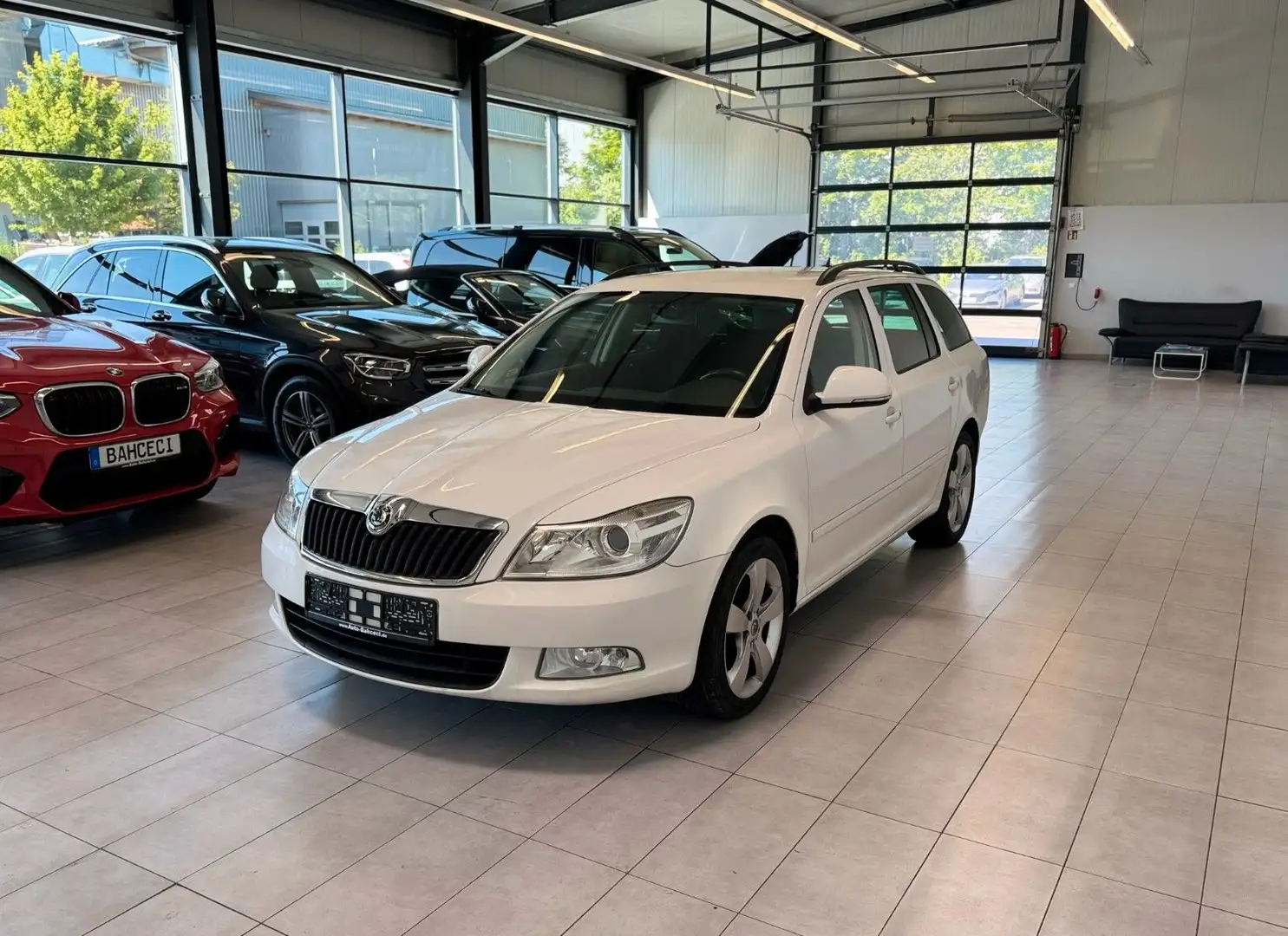 Skoda Octavia 1,6TDI Multi*Temp*Klima*Shz*PDC*TÜVNEU* Weiß - 1