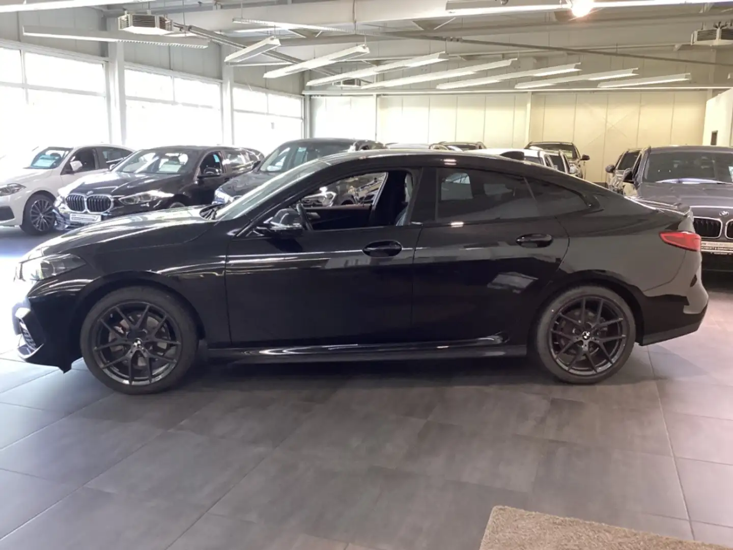 BMW 218 Gran Coupe i M Sport Navi Leder SHZ PDC adLED DAB Noir - 2