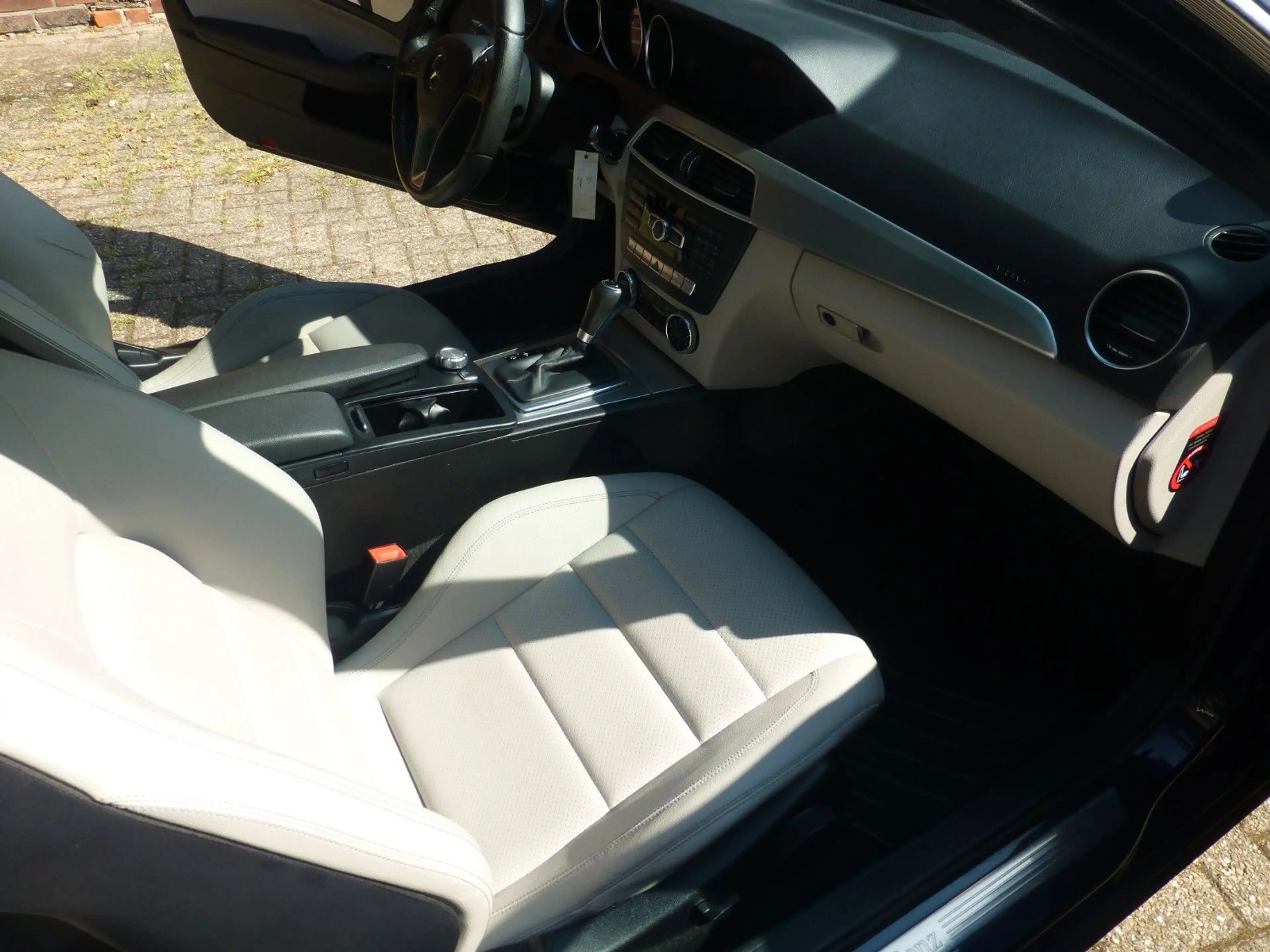 Mercedes-Benz C 180 C Coupe C 180 CGI BlueEfficiency — photo 11