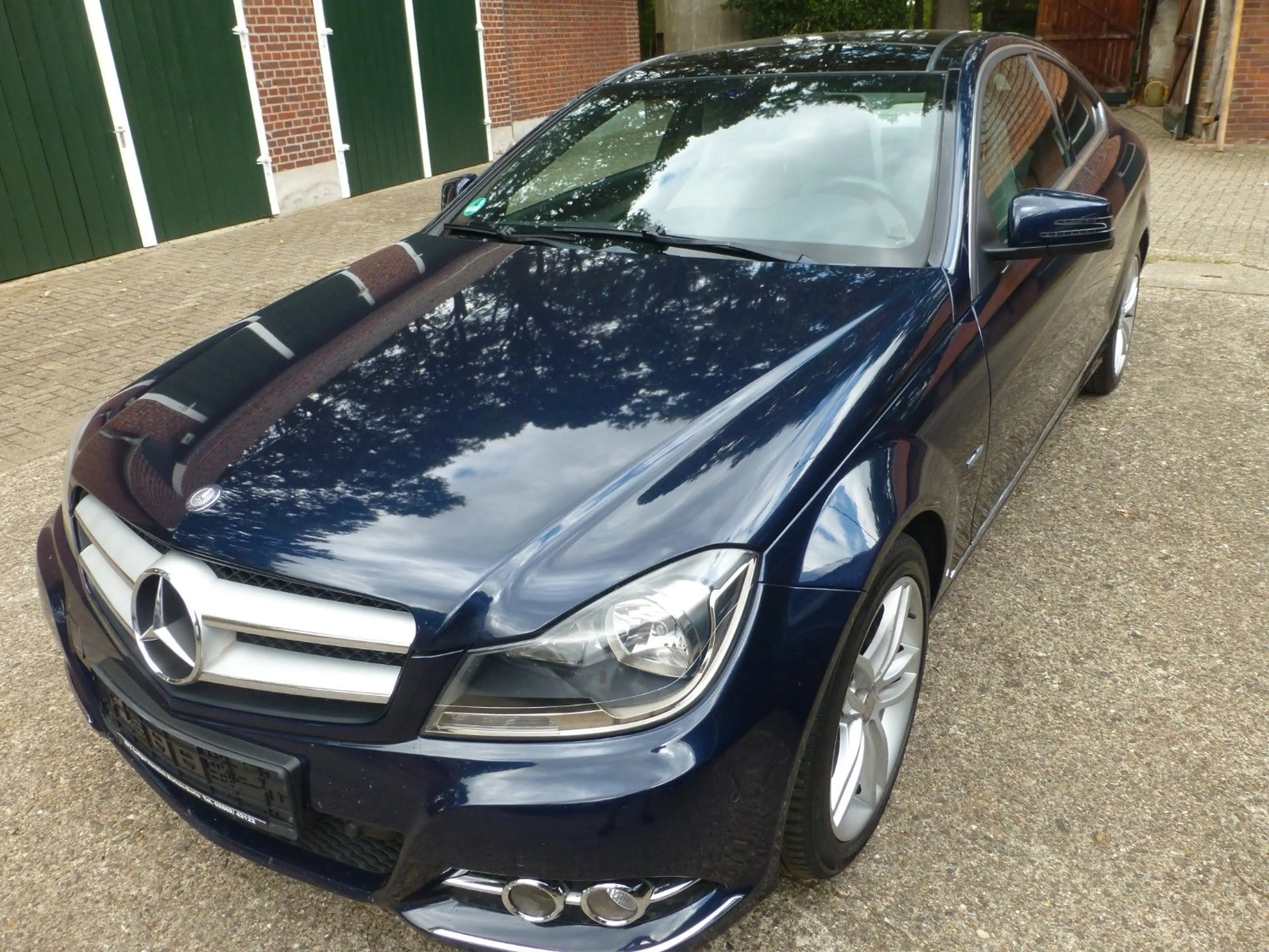 Mercedes-Benz C 180 C Coupe C 180 CGI BlueEfficiency — photo 2