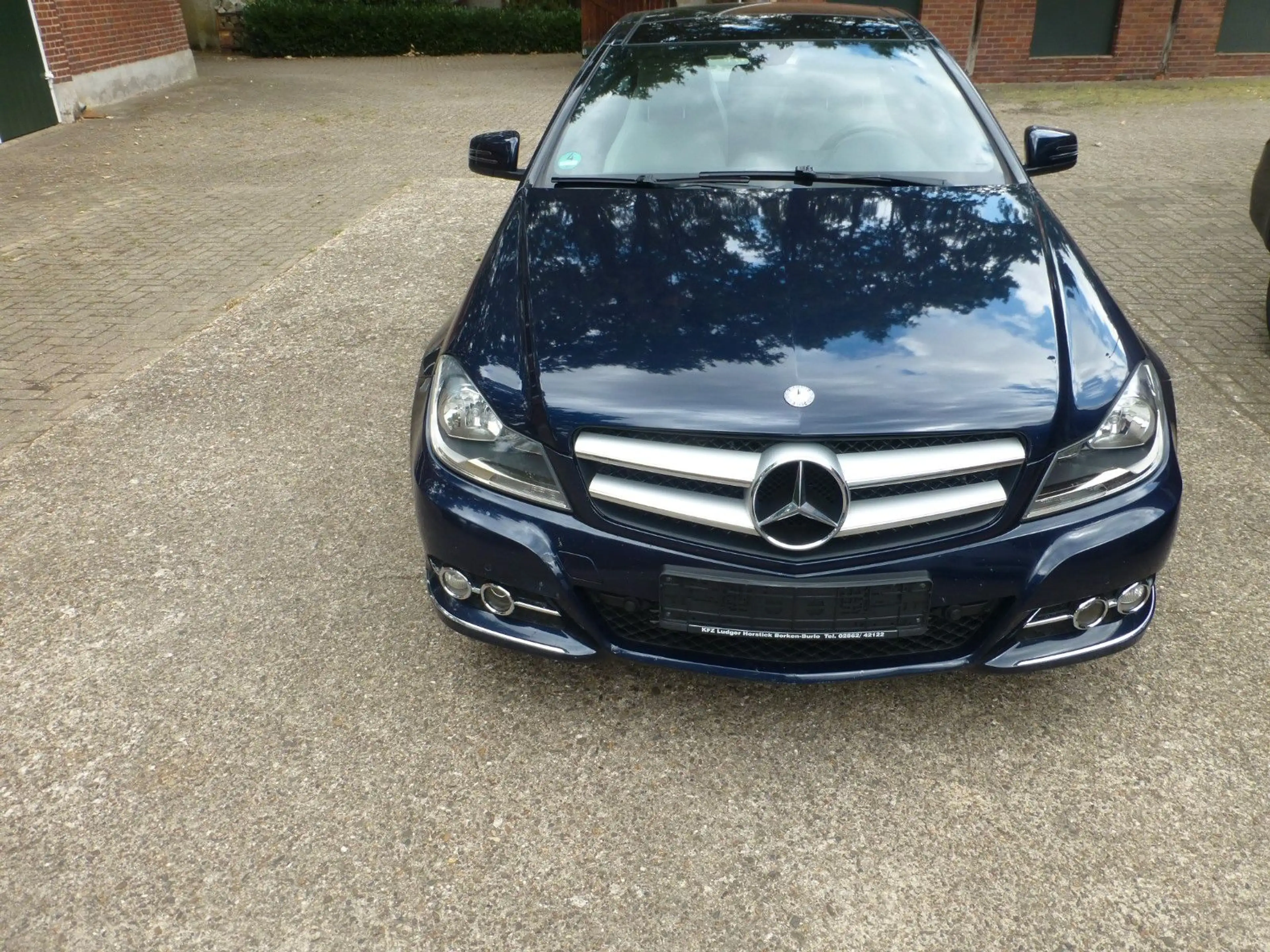 Mercedes-Benz C 180 C Coupe C 180 CGI BlueEfficiency