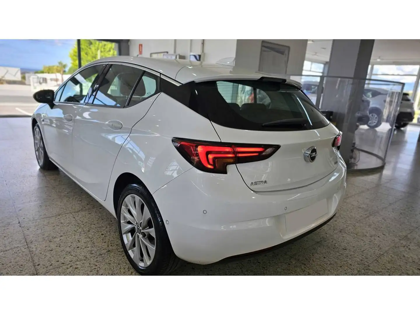 Opel Astra 1.6CDTi S/S Excellence 136 Blanc - 1