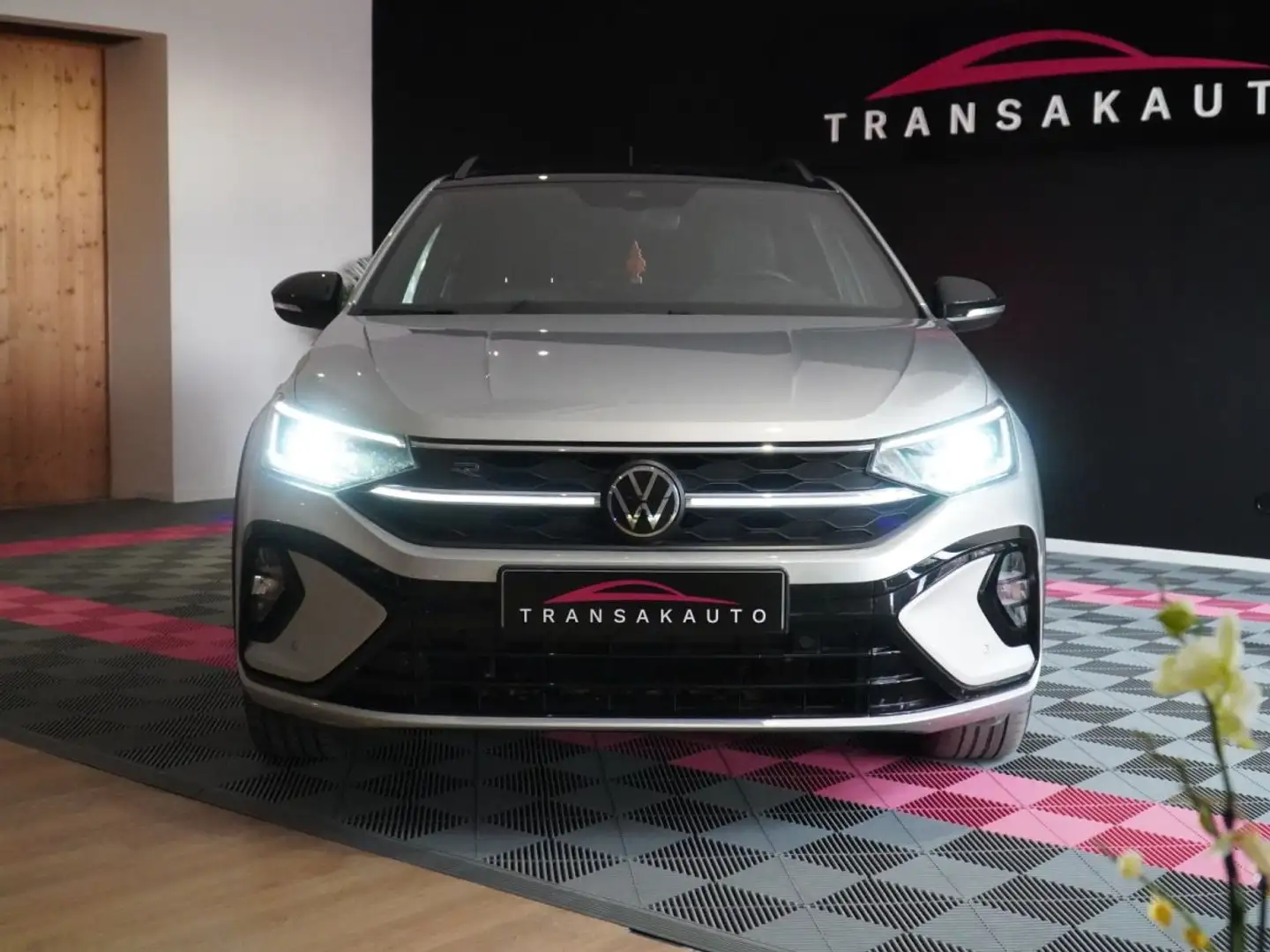 Volkswagen Taigo 1.0 TSI 110 DSG7 R-Line Gris - 2