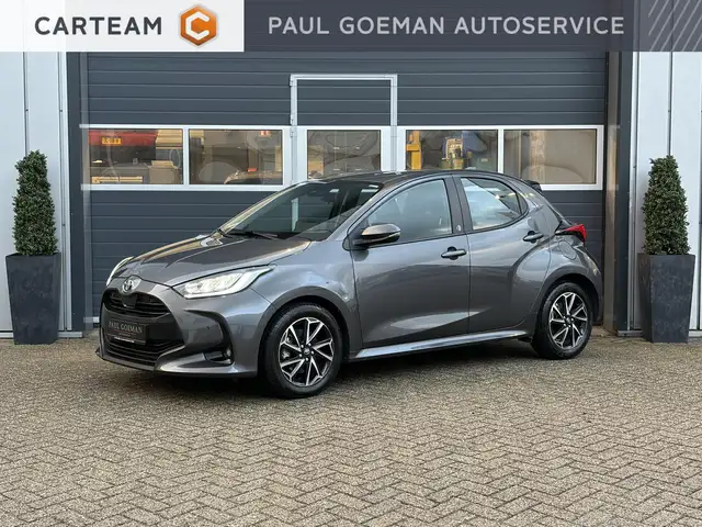 Toyota Yaris 1.5-l-VVT-i Hybrid CVT Luxe | LED | Parkeer sensor