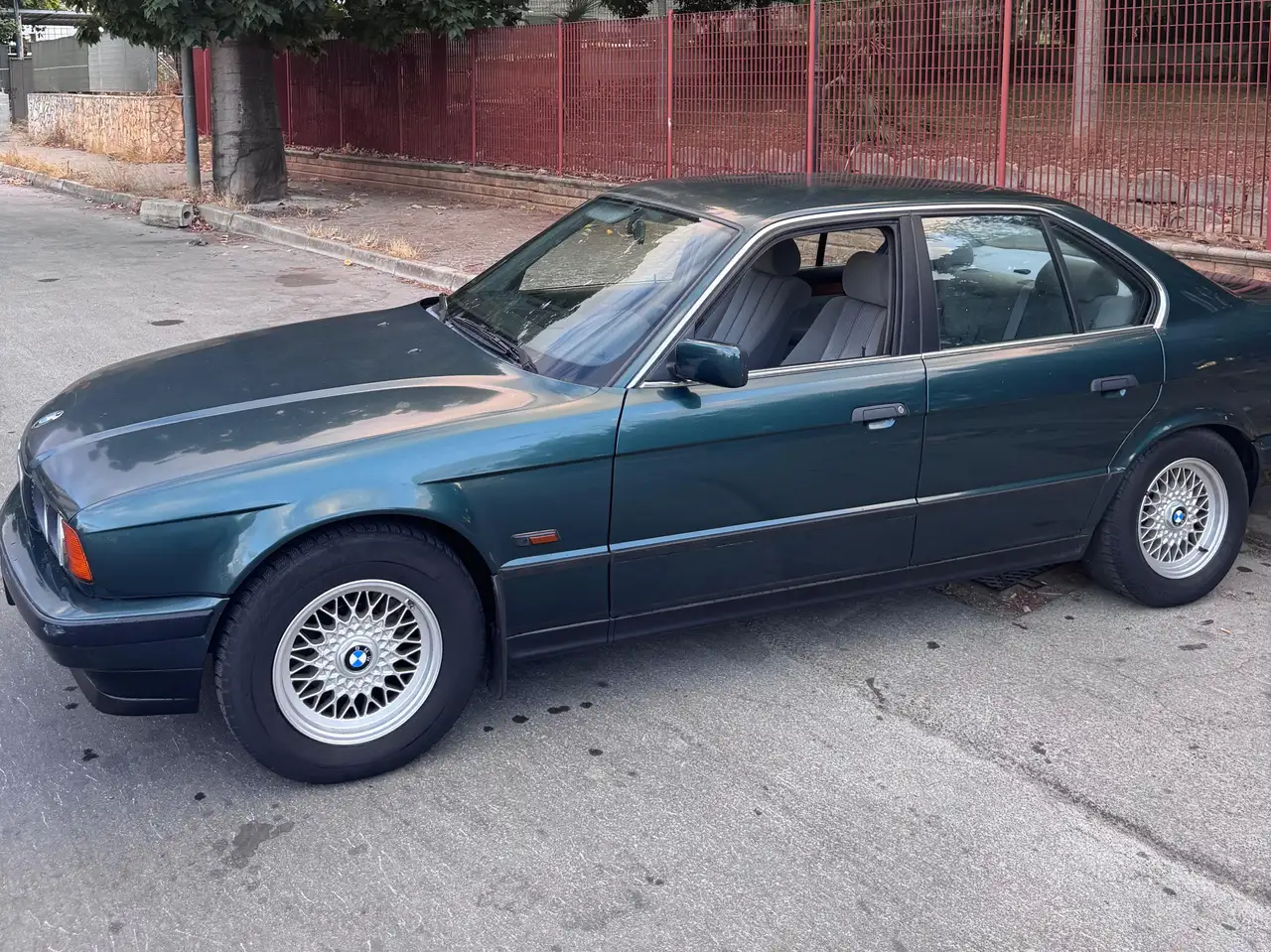 BMW 530i auto, foto 3