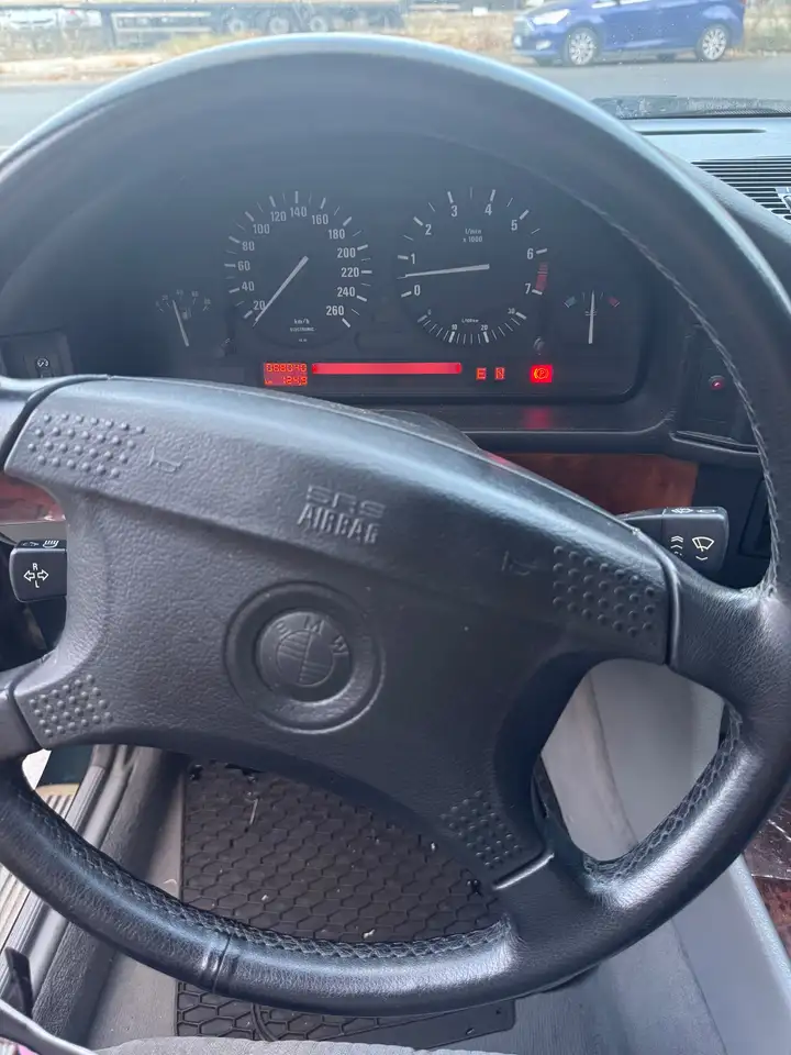 BMW 530i auto, foto 6