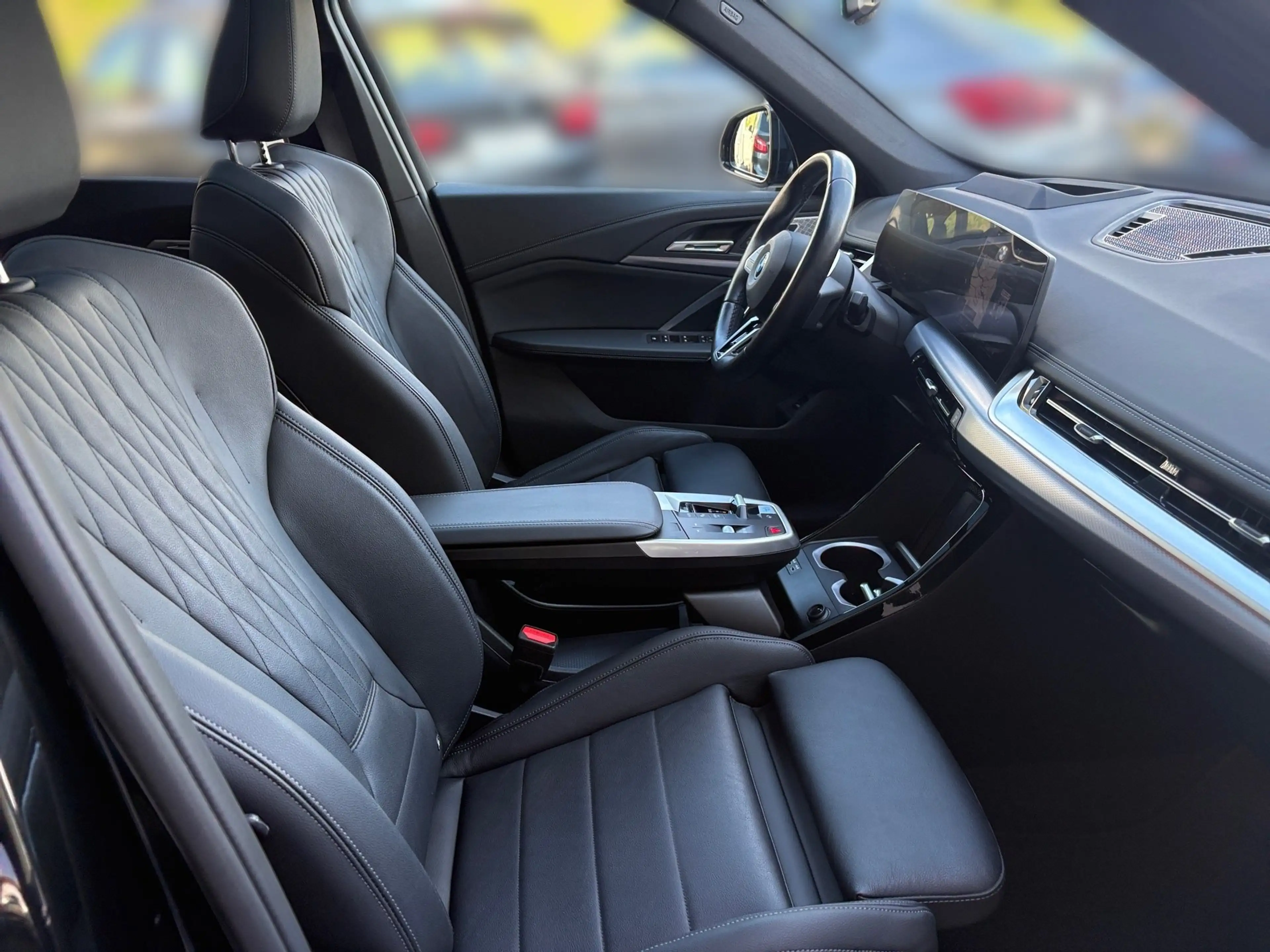 BMW iX1 xDrive30 — photo 7