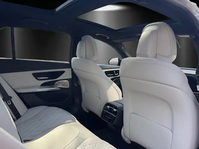 Mercedes-Benz 220 view 14