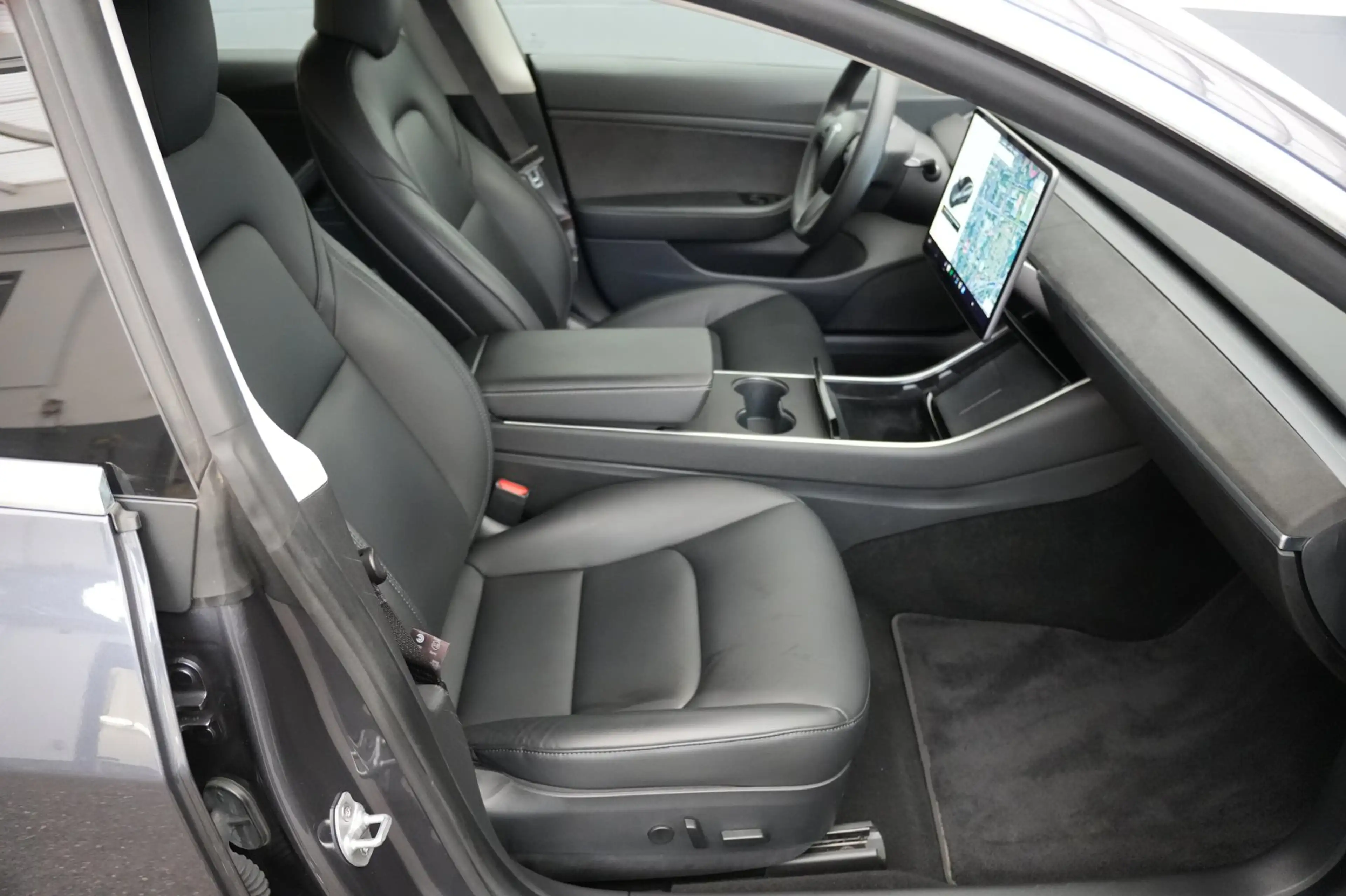 Tesla Model 3 Standard Range + *AHK* — photo 18