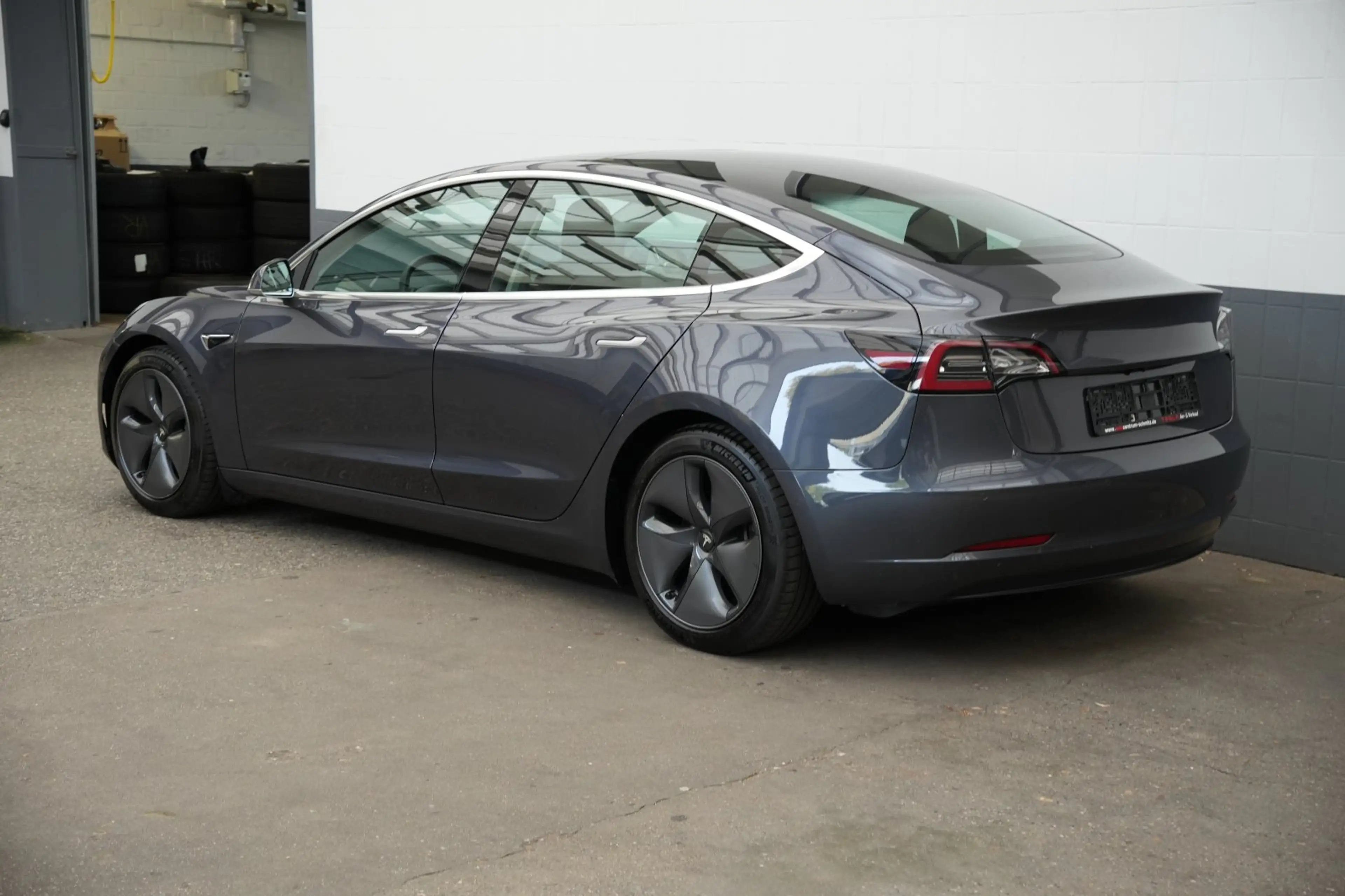 Tesla Model 3 Standard Range + *AHK* — photo 4