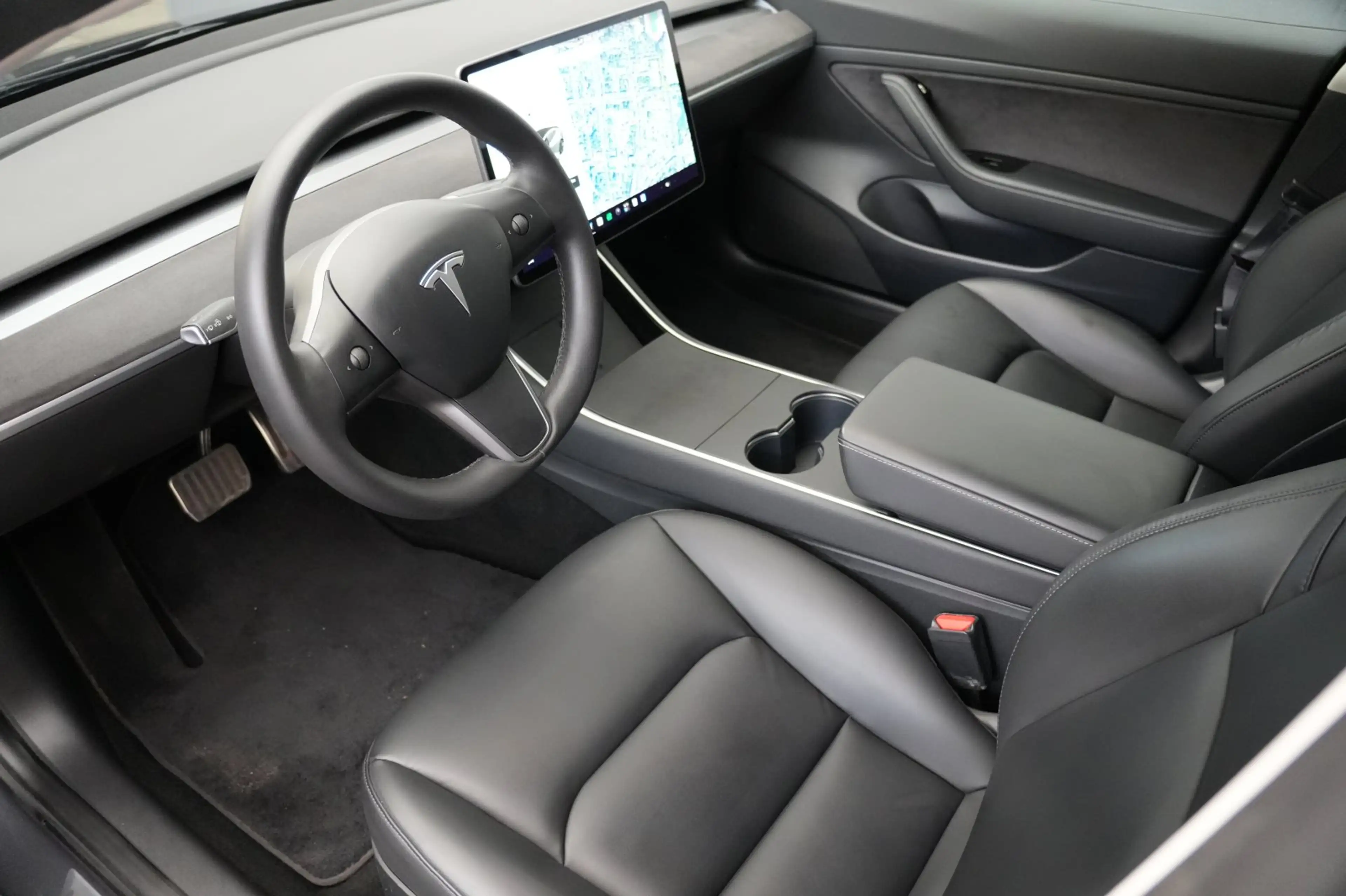 Tesla Model 3 Standard Range + *AHK* — photo 8