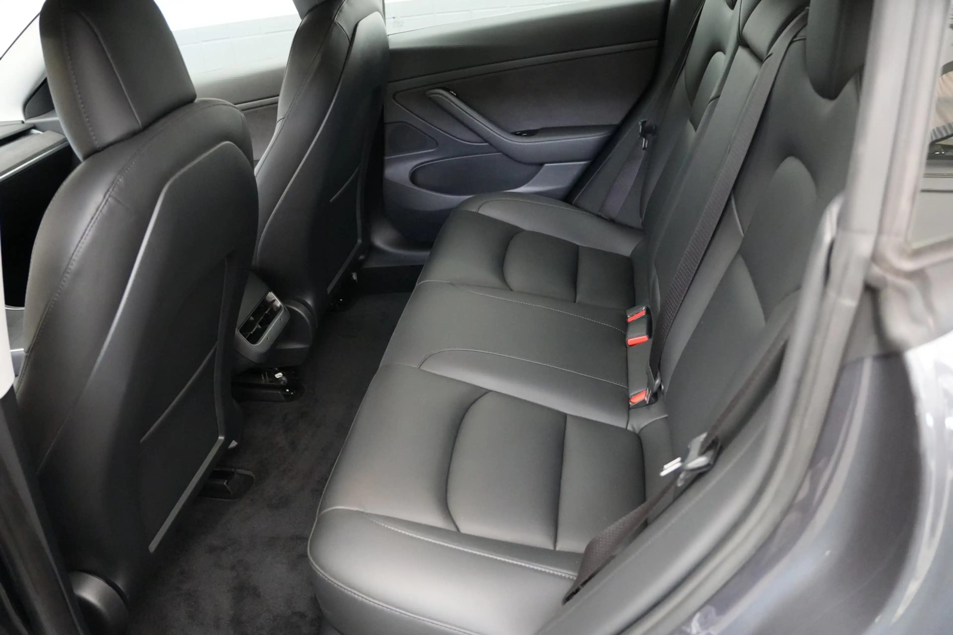 Tesla Model 3 Standard Range + *AHK* — photo 10