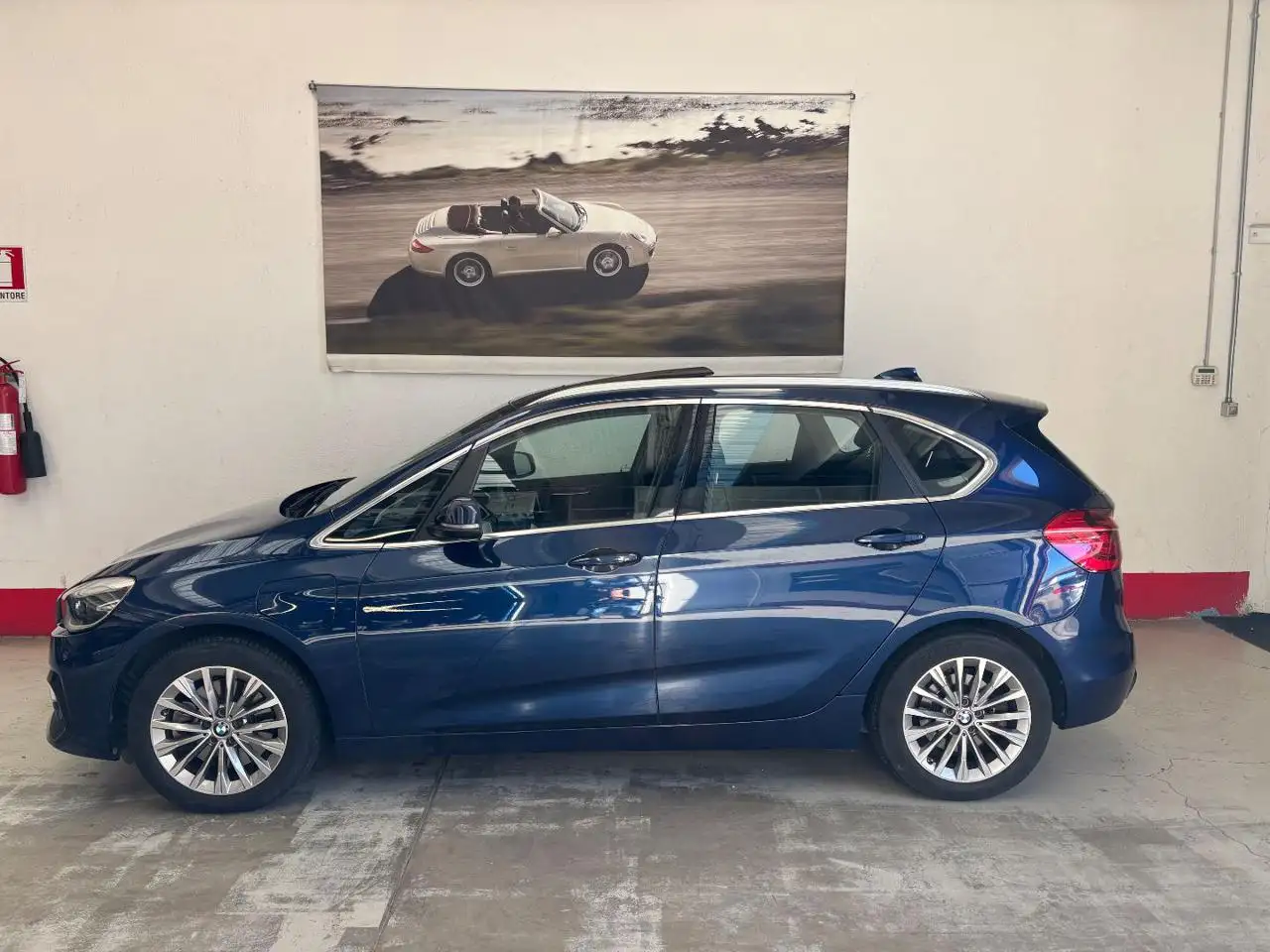 BMW 225